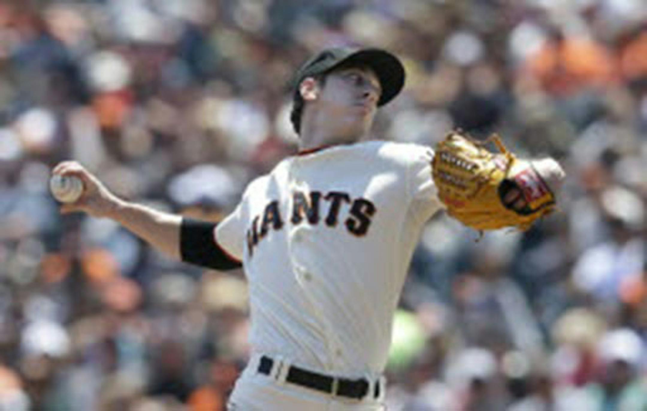 Tim Lincecum allowed only one hit over eight shutout innings and led the San Francisco Giants past the Milwaukee Brewers 4-1 Thursday.