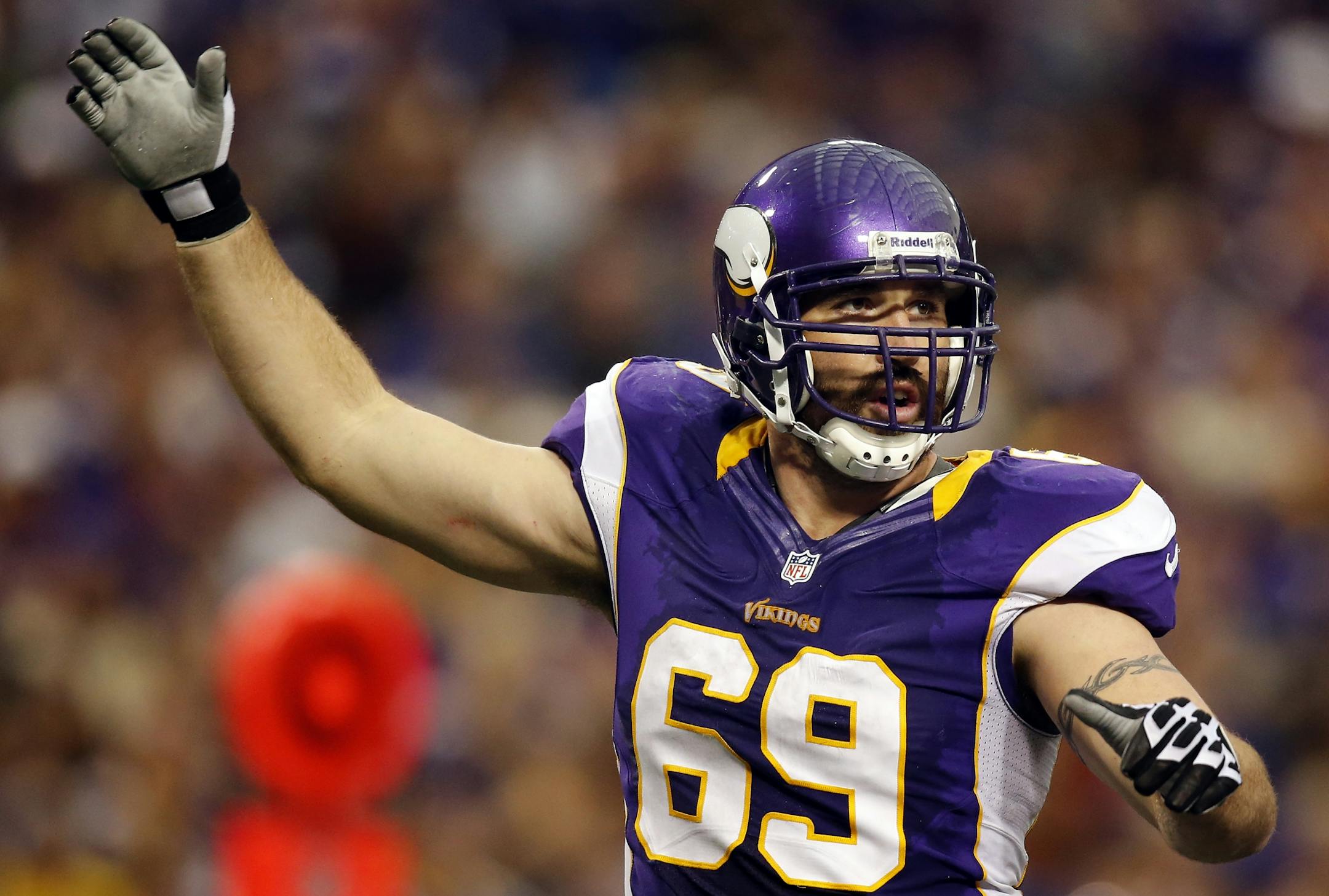Minnesota Vikings defensive end Jared Allen (69).