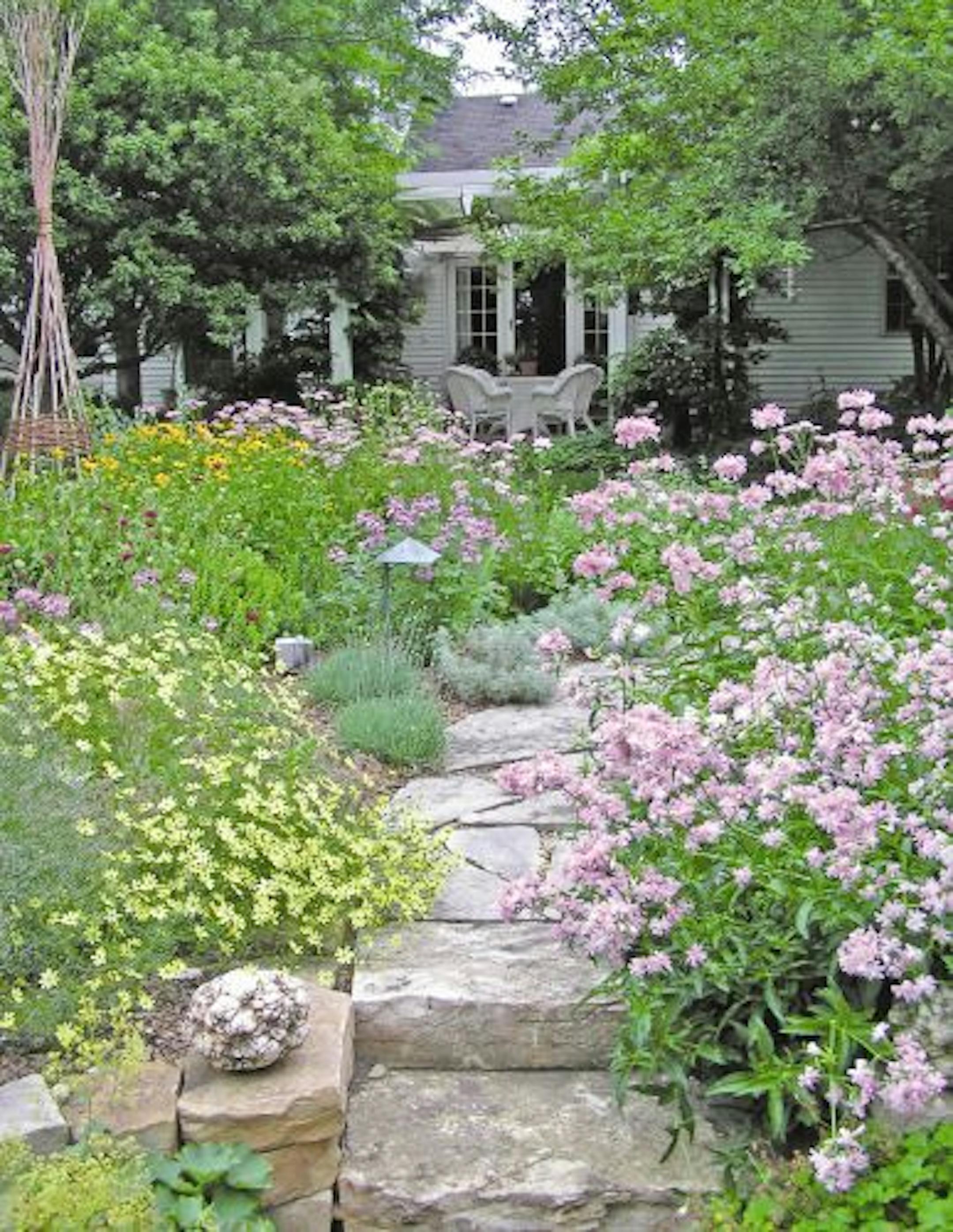 Local landscape architect & ecologist Diane Hilscher designed the garden