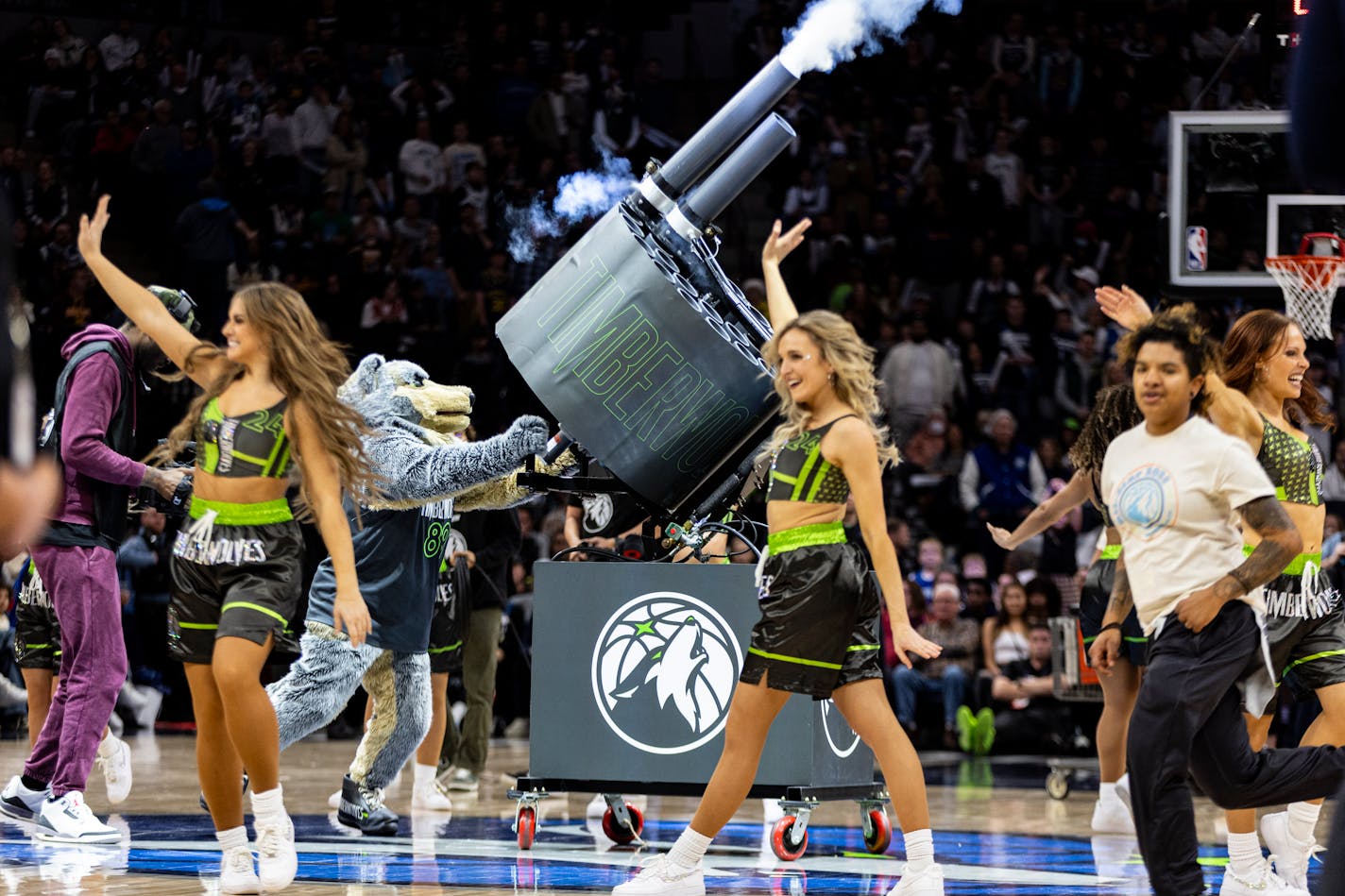 Timberwolves' game against Spurs will start late because of issue with