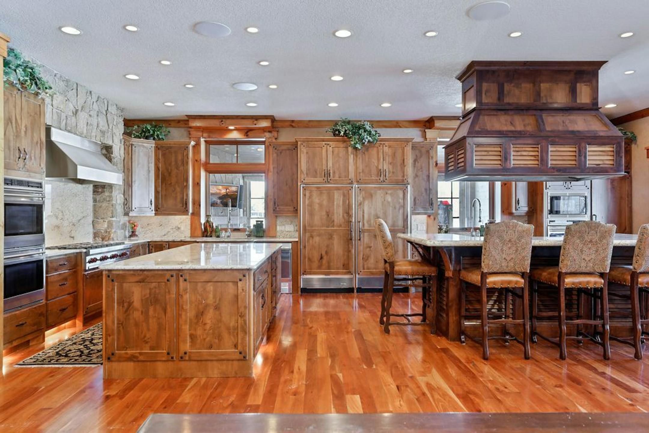 Another view of the kitchen.