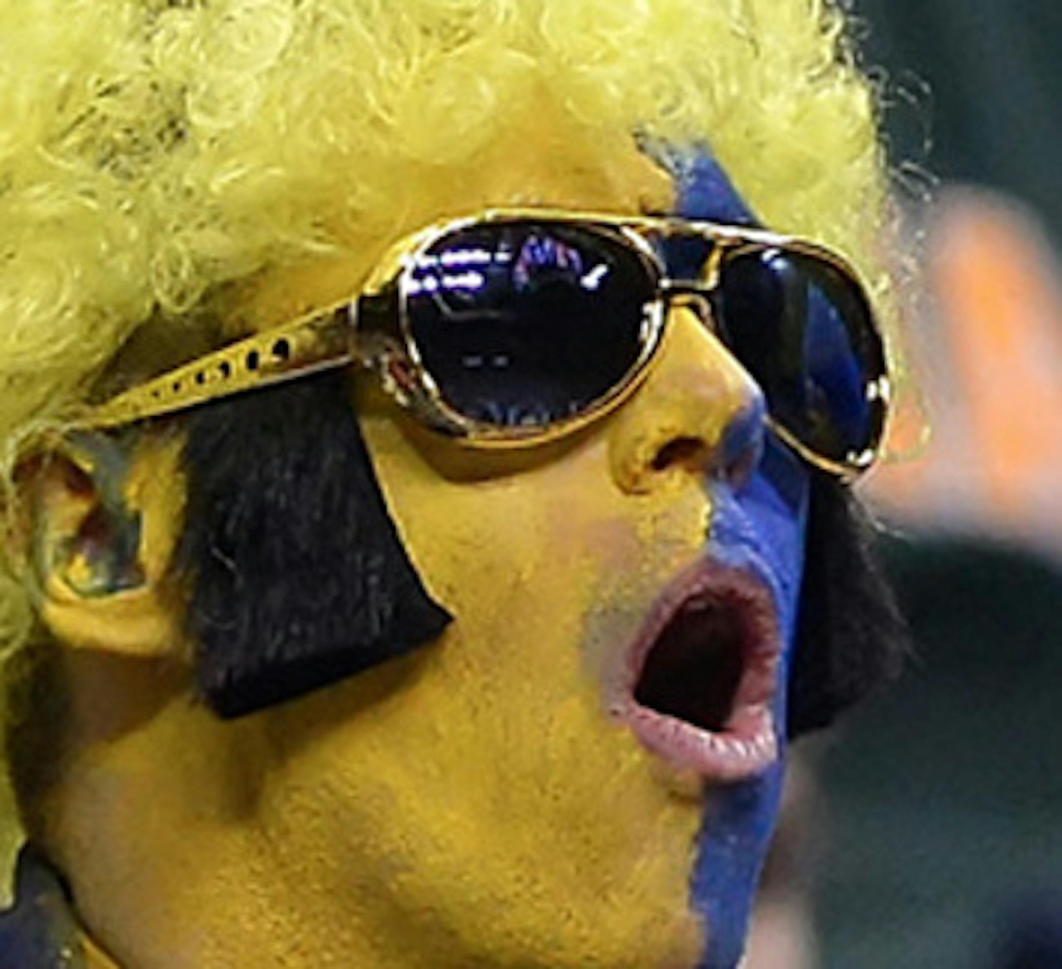 La Salle fans cheer for the Explorers during the third round of the NCAA Tournament at the Sprint Center in Kansas City, Missouri, Sunday, March 24, 2013. (David Eulitt/Kansas City Star/MCT)