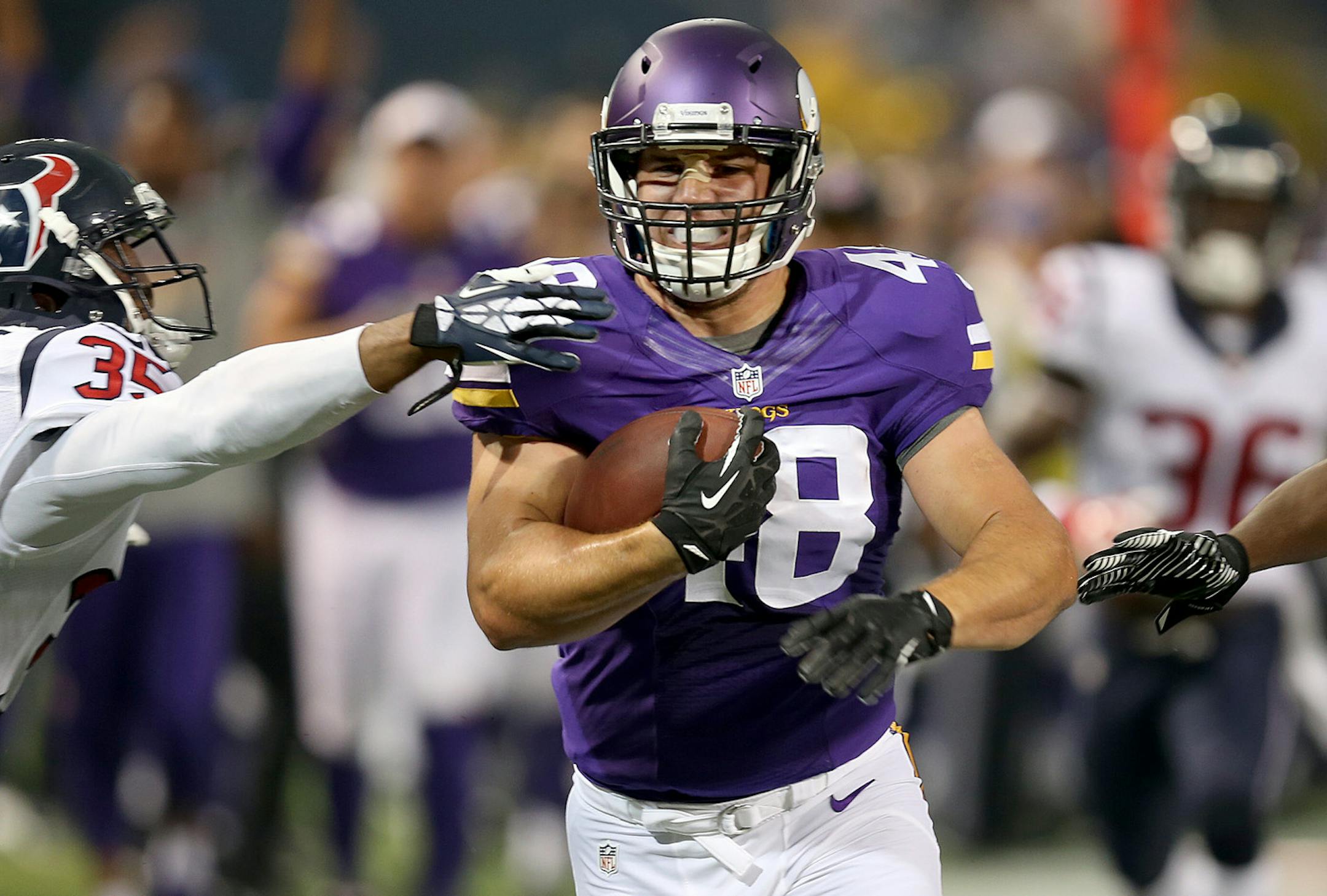 Vikings Zach Line ran for 61 yards for a touchdown during the second quarter as the Vikings took on the Houston Texans in a pre-season game at Mall of America Field, Friday, August 9, 2013 in Minneapolis, MN. (ELIZABETH FLORES/STAR TRIBUNE) ELIZABETH FLORES • eflores@startribune.com ORG XMIT: MIN1308092118210775