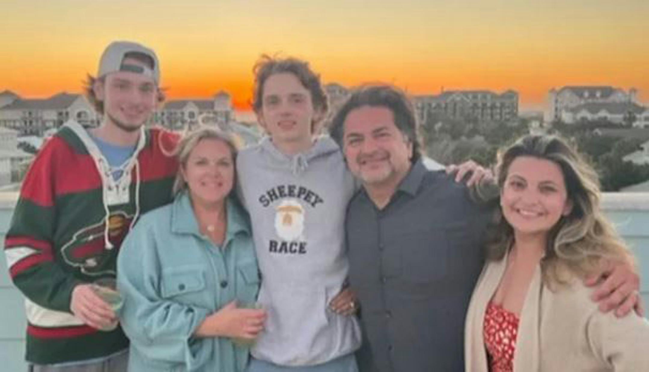 Isaac Schuman, center, with family members (from left), brother Jake Schuman, mother Alina Hernandez, father Donny Hernandez and sister Alexis Hernandez. (Provided by the Schuman family)