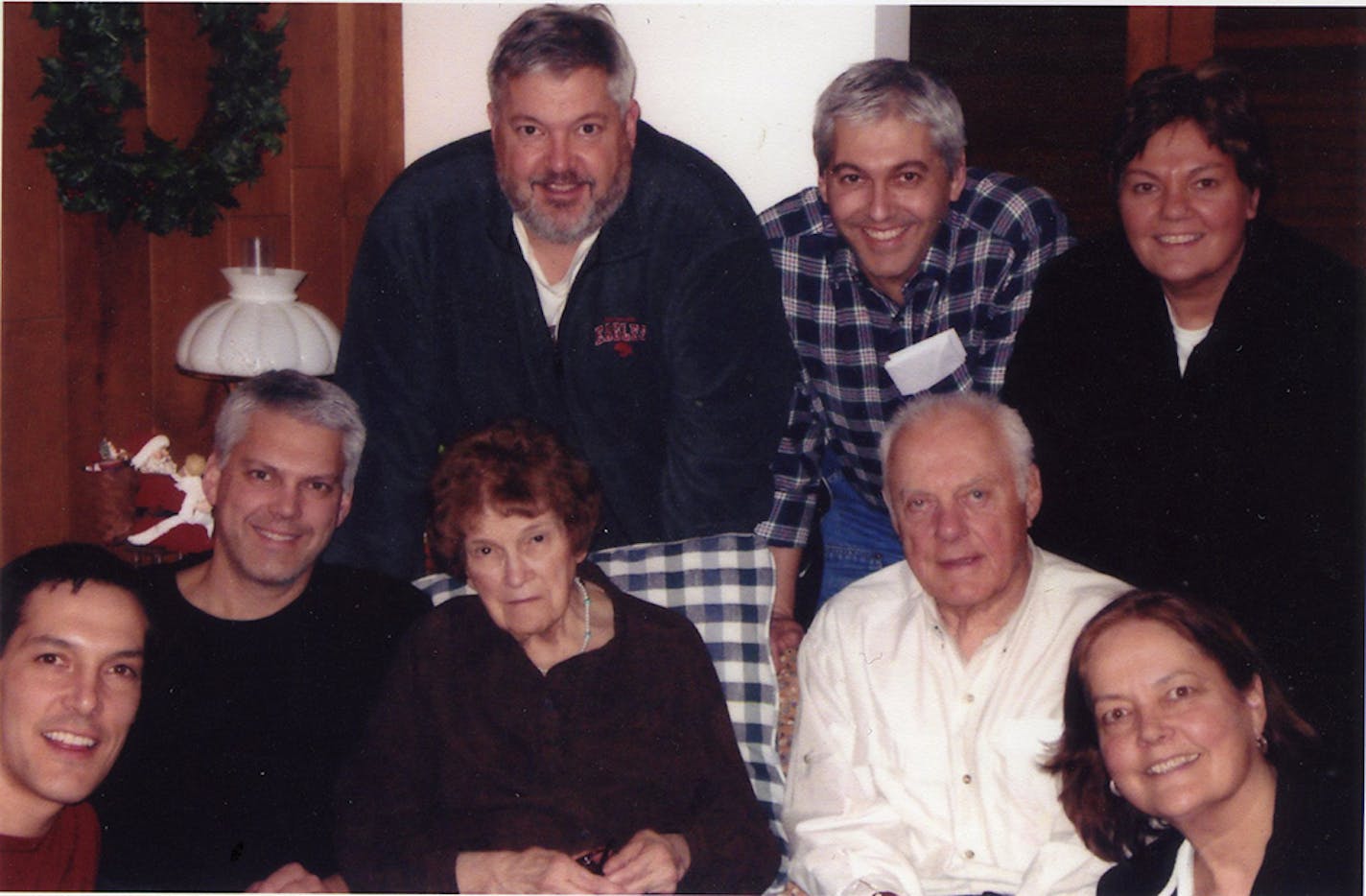 Photo courtesy of Mike Grant Grant family:With parents Pat and Bud, bottom center, are their children (clockwise from bottom left) Dan, Bruce, Mike, Peter, Kathy and Laurie ORG XMIT: MIN1412221238040199