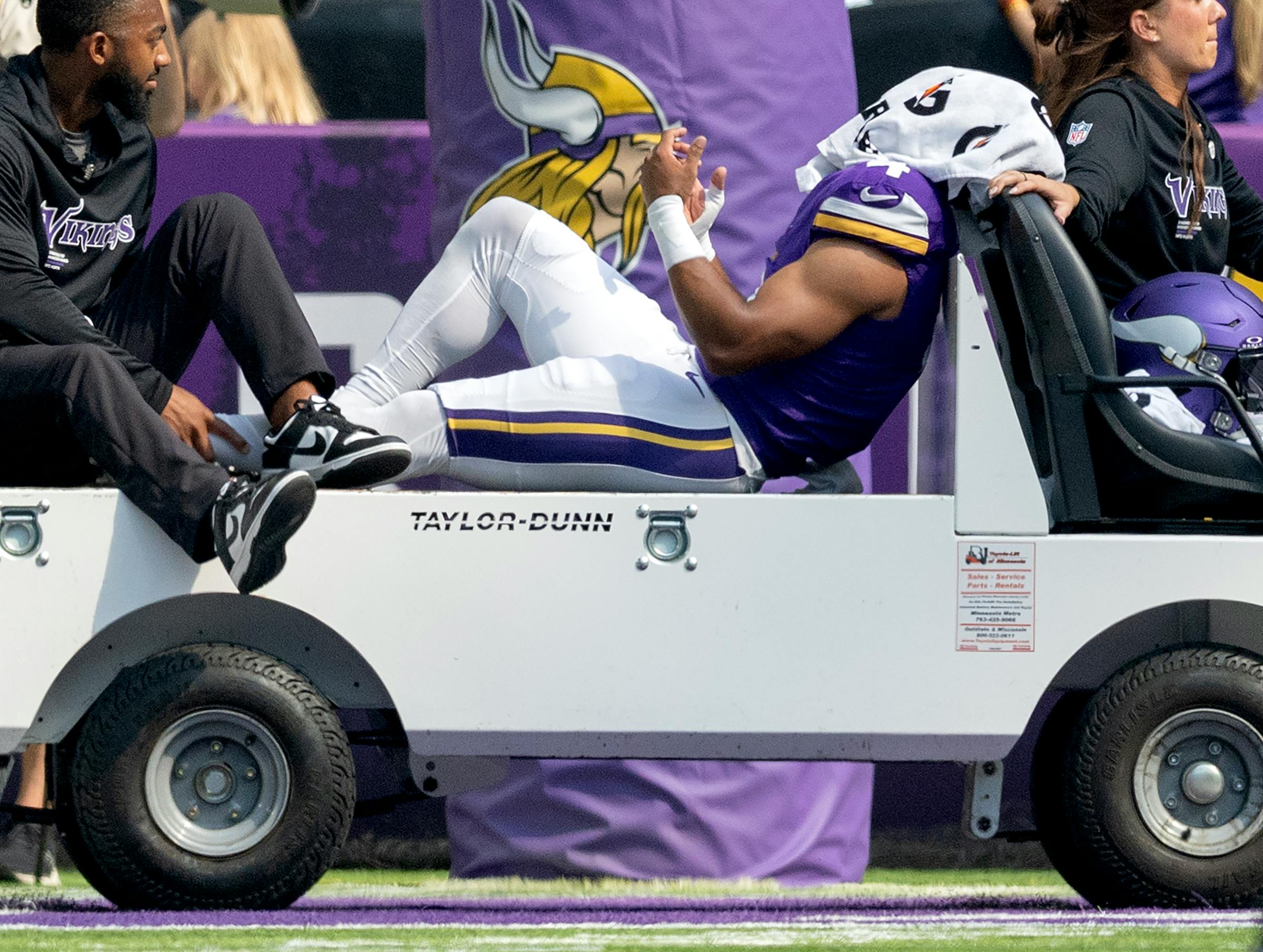 Minnesota Vikings WR Rondale Moore suffers ‘significant’ leg injury