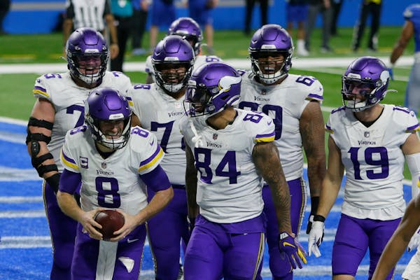 Vikings' Kirk Cousins named NFC Offensive Player of Week for four touchdowns in Detroit