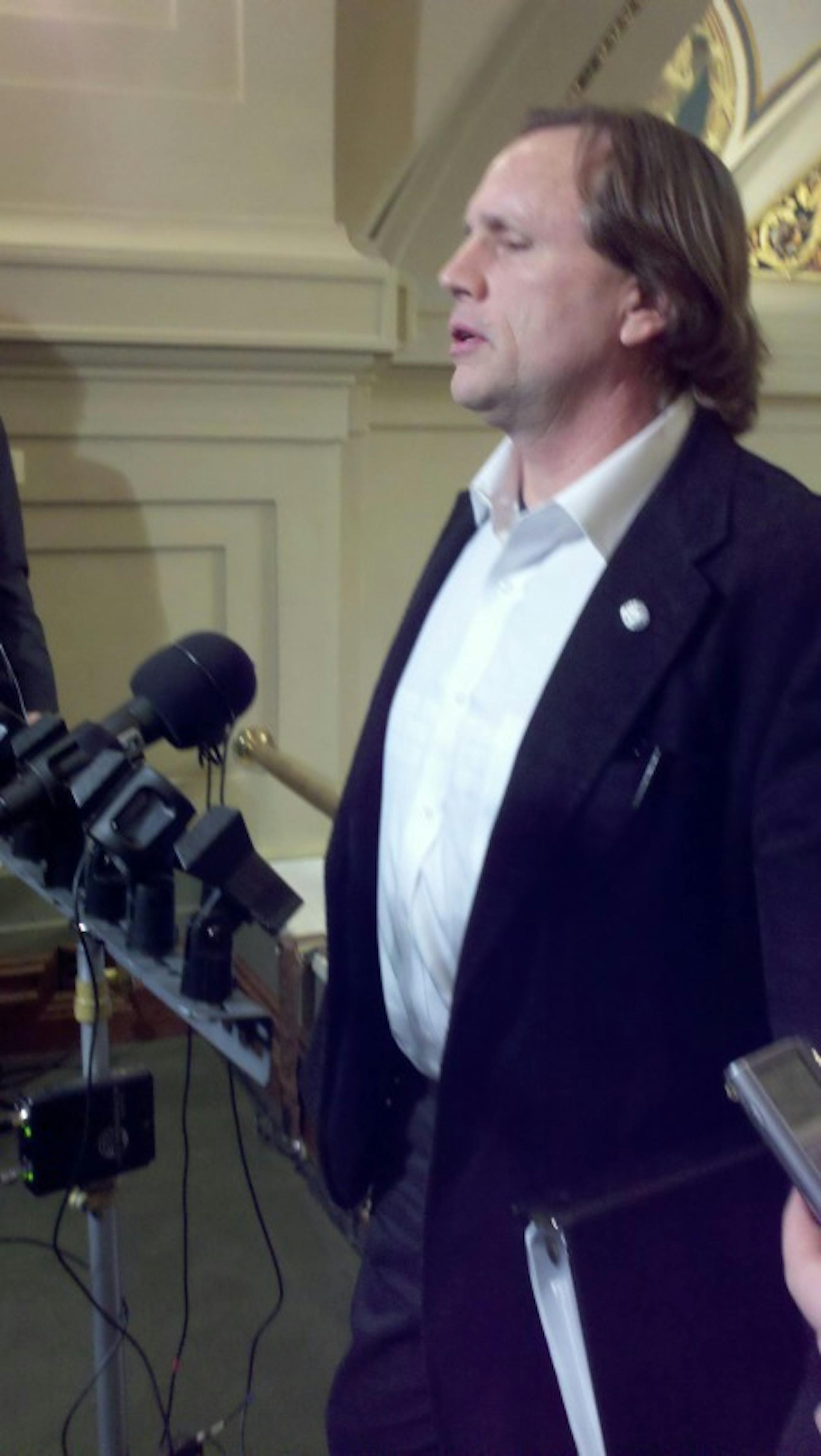 Abeler at news conference