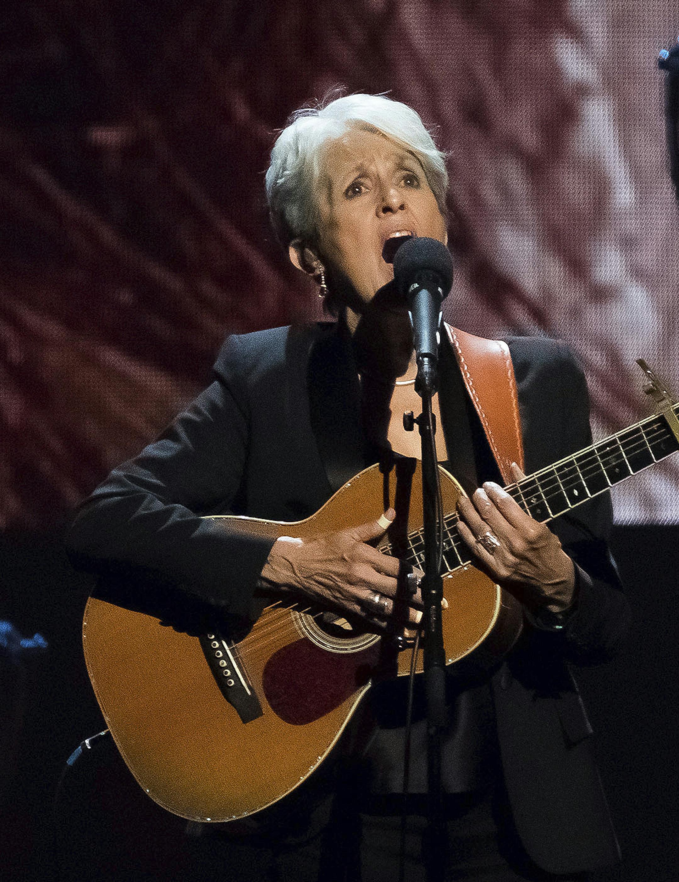 Inductee Joan Baez performs at the 2017 Rock & Roll Hall of Fame induction ceremony at the Barclays Center on Friday, April 7, 2017, in New York. (Photo by Charles Sykes/Invision/AP)