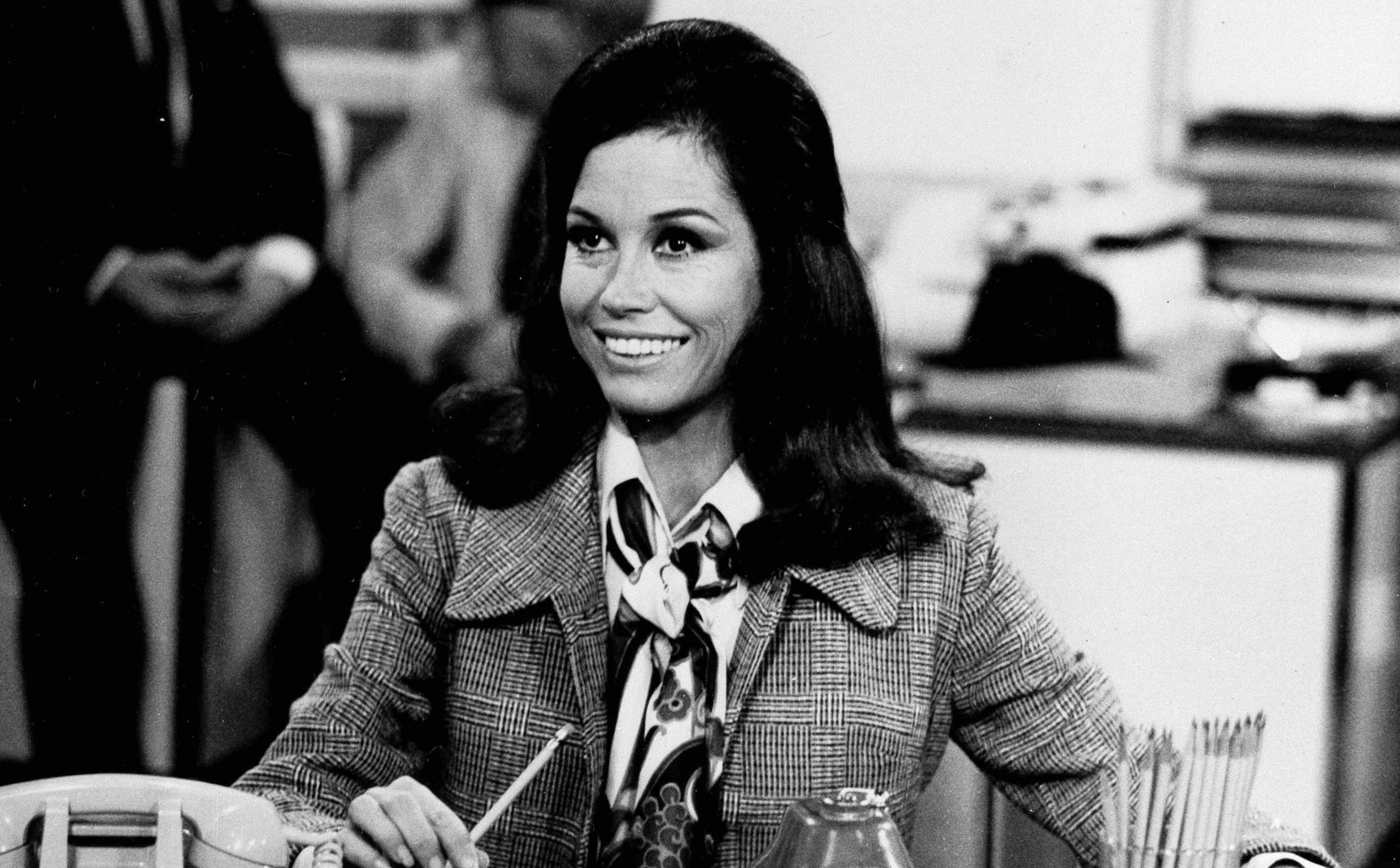 Actress Mary Tyler Moore is shown as TV news producer Mary Richards in a scene from the "The Mary Tyler Moore Show," Aug. 1970 (AP Photo) ORG XMIT: APHS326011 ORG XMIT: MIN1610171748271659