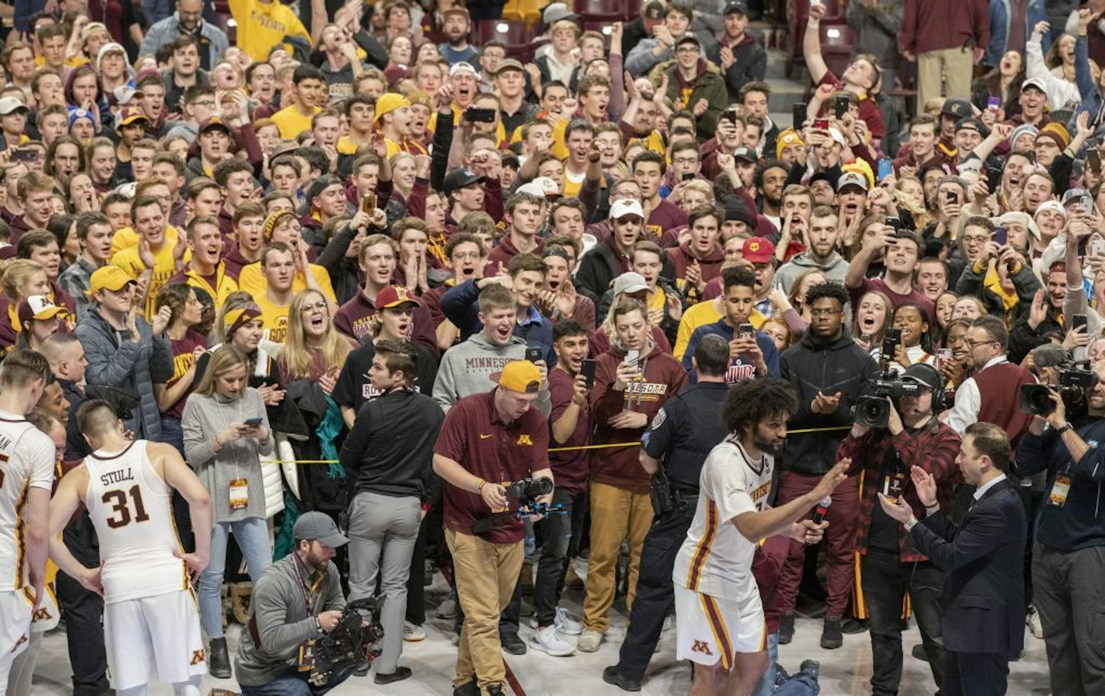 Minnesota Golden Gophers forward Jordan Murphy (3) thanked the fans on his last time playing at home Tuesday March 5, 2019 at Williams Arena in Minneapolis, MN.