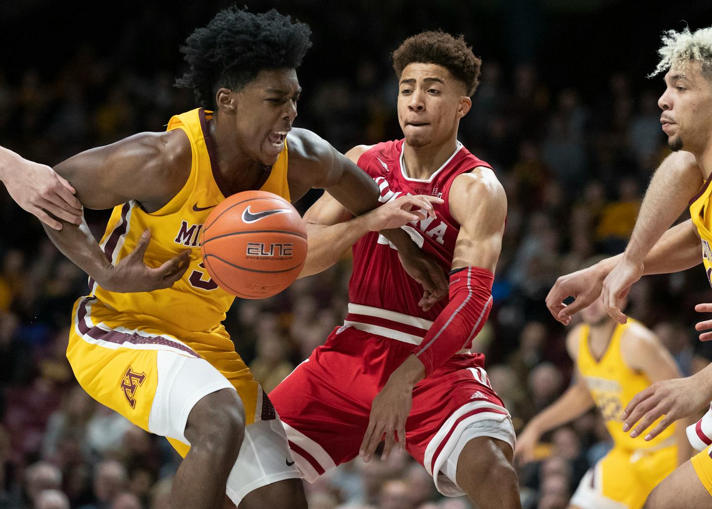 Gophers guard Marcus Carr (left) declared for the NBA draft Monday.