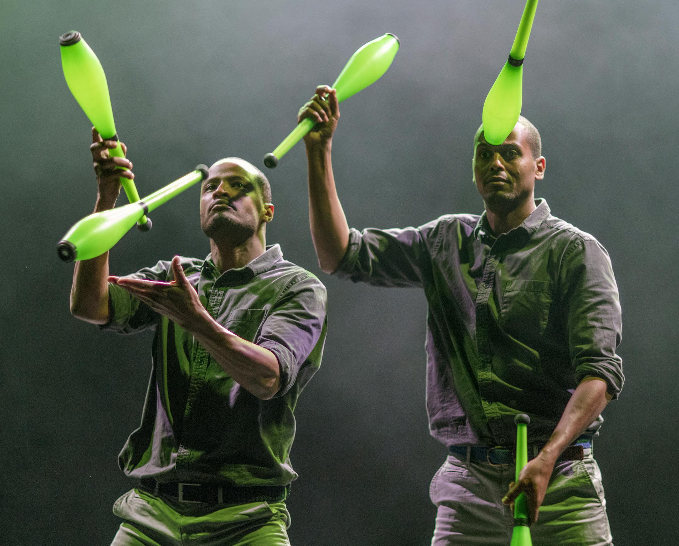 Bibi and Bichu juggling
Circus Abyssinia: Ethiopian Dreams
Children's Theatre Company
(Photo Credit - Rod Penn)
