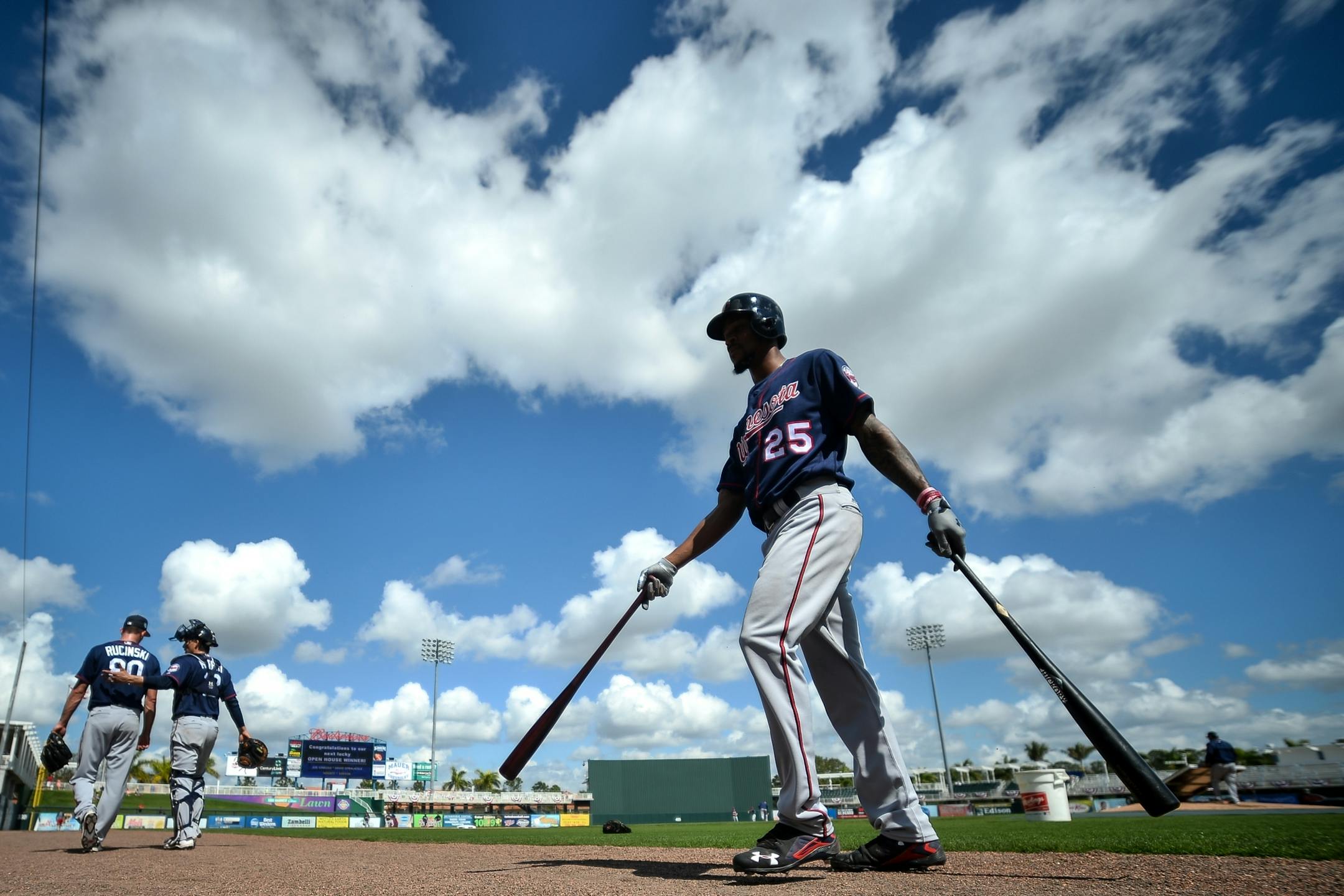 Minnesota Twins center fielder Byron Buxton (25) walked back to the dugout after taking part in batting practice Sunday.