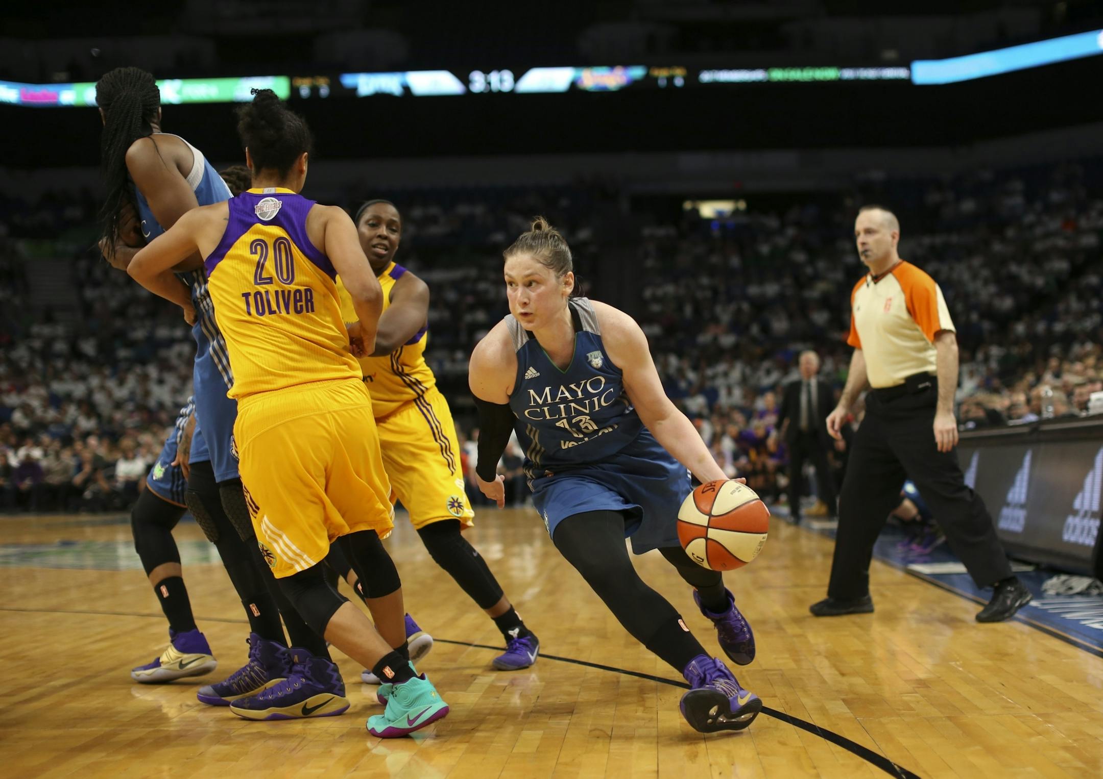 Minnesota Lynx guard Lindsay Whalen (13) drove to the net in the second half.