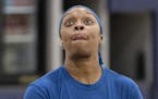 Odyssey Sims put in another strong practice game for the Lynx on Sunday. Now practice is about over. Odyssey Sims scored 25 points, leading the Lynx p