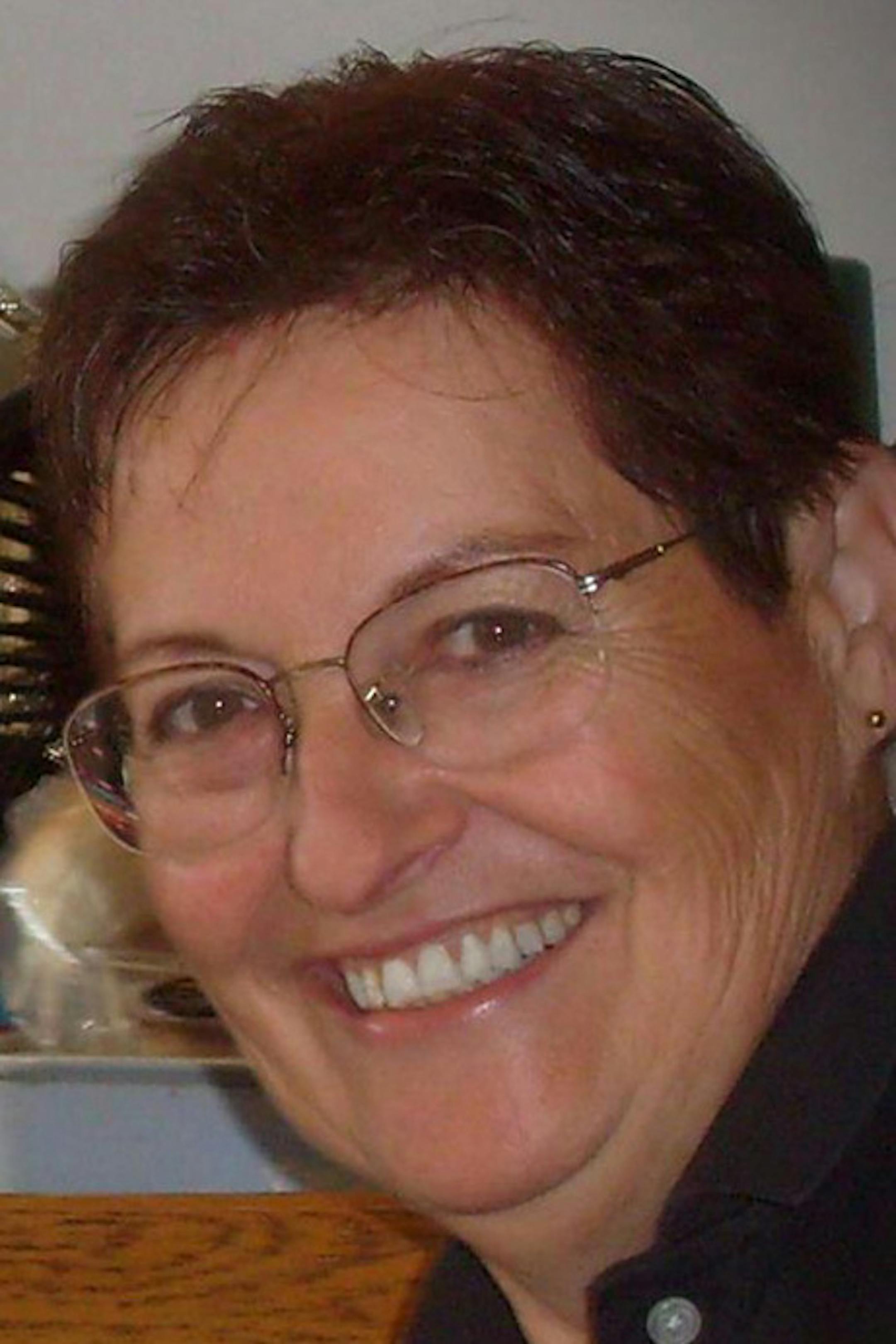 Missing hiker, Amy Linkert a minnesota was found dead by searcher but her friend, Jodean Elliot Blakeslee, she was hiking with is still missing. Crews began looking Tuesday for Amelia "Amy" Linkert and her friend Jodean Elliot Blakeslee, after they were reported missing after embarking on a day hike at Craters of the Moon National Monument near Arco, Idaho.