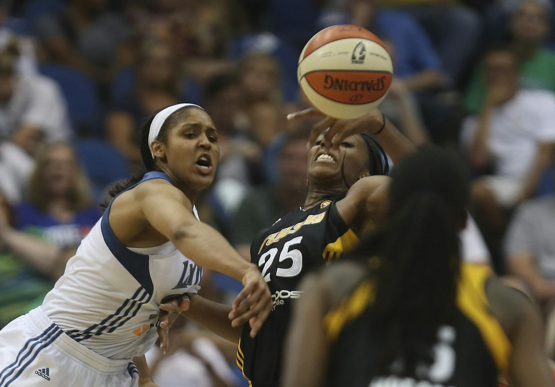Glory Johnson faces the Lynx and Maya Moore in 2012.