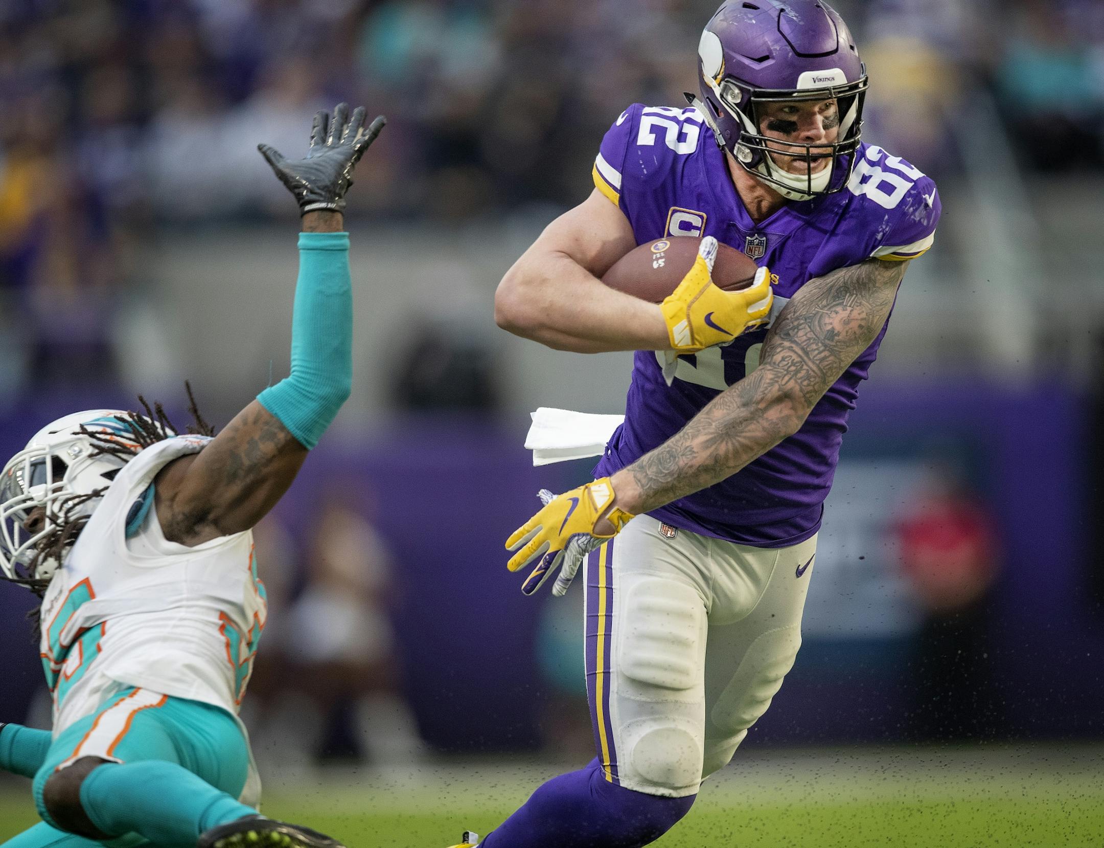 Kyle Rudolph ran after a catch in the third quarter.