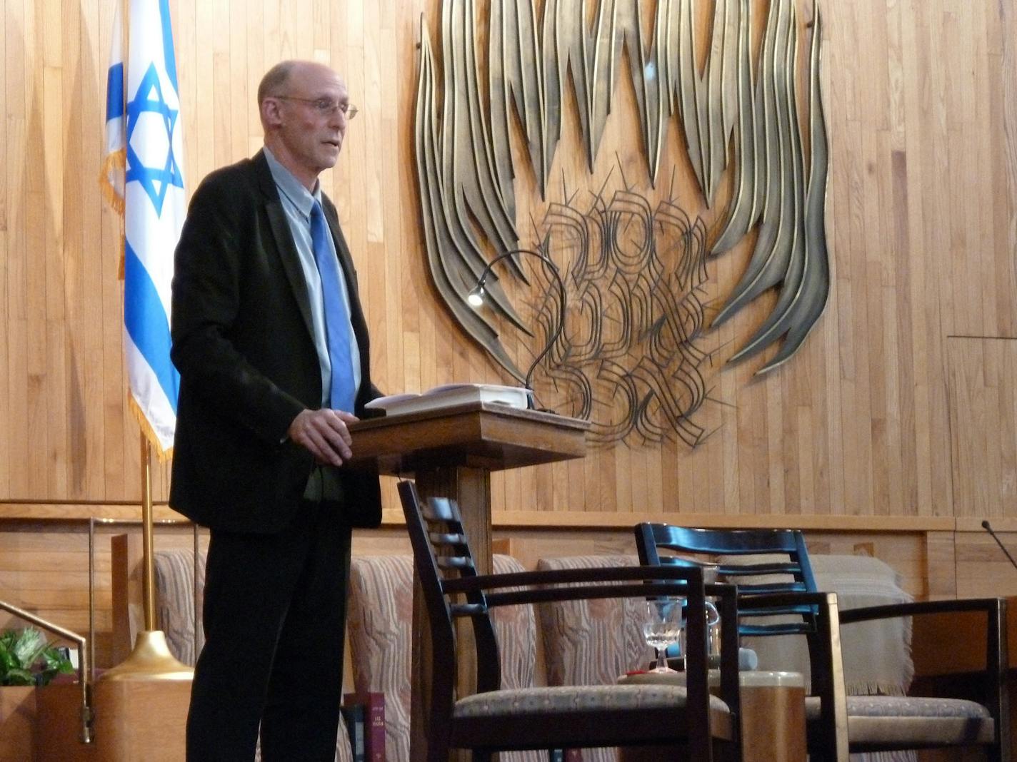 Michael Pollan spoke at Beth El Synagogue in St. Louis Park in 2013.