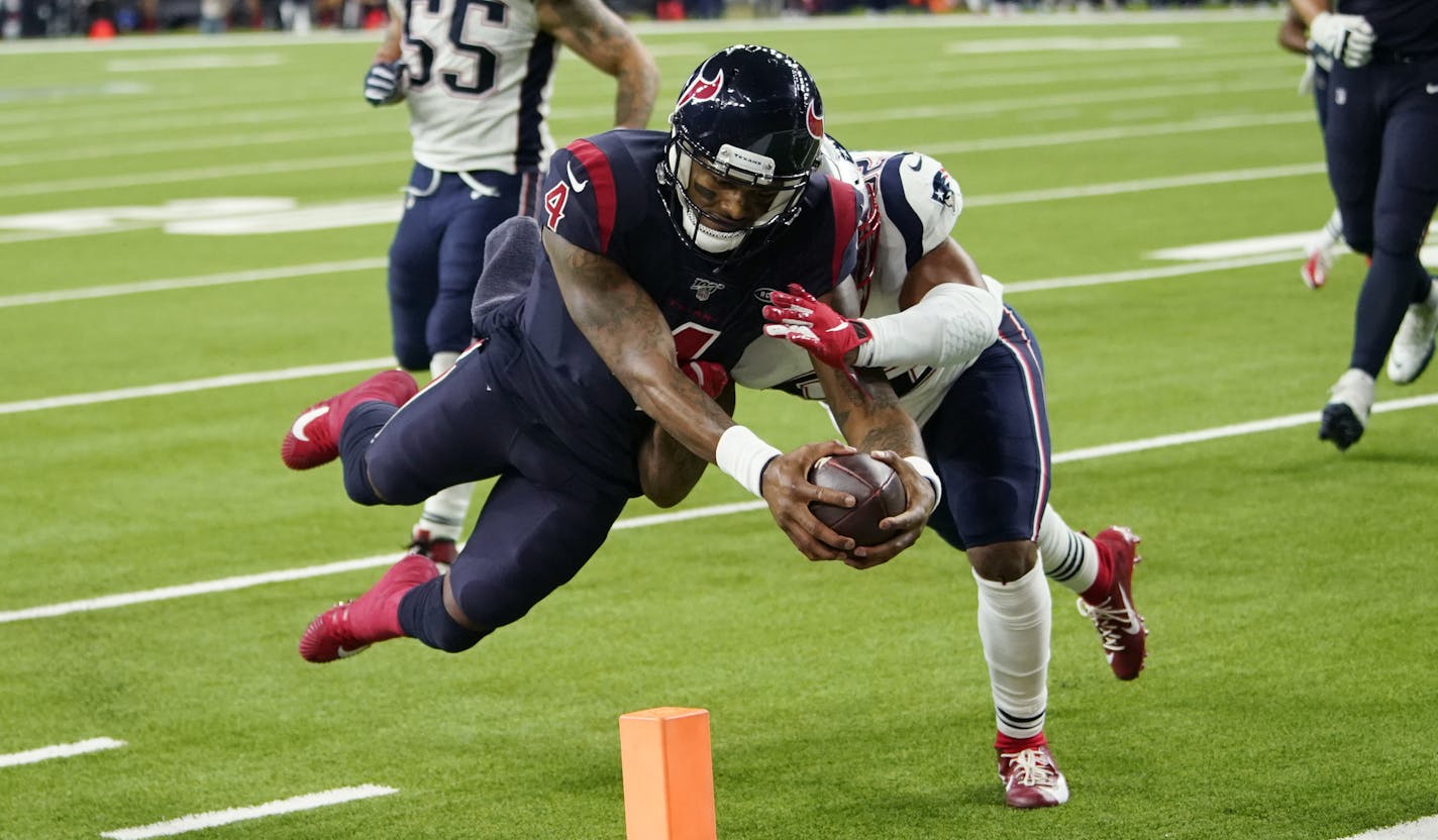 Houston Texans quarterback Deshaun Watson (4)