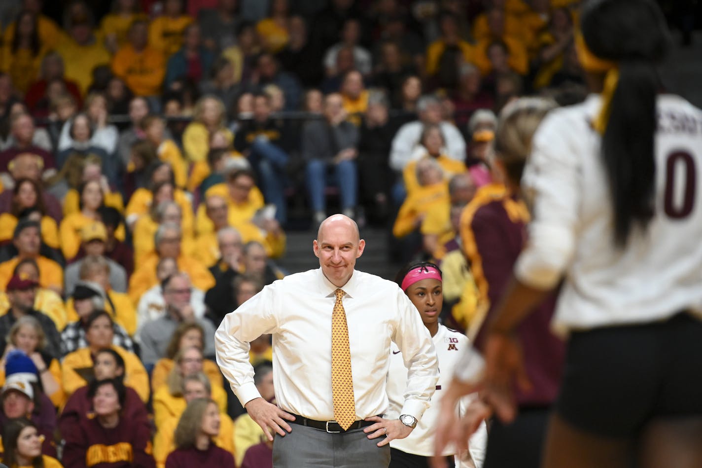 Minnesota Gophers head coach Hugh McCutcheon looked to his players after calling a timeout in the second set. ] Aaron Lavinsky • aaron.lavinsky@startribune.com The Minnesota Gophers played the Wisconsin Badgers in a volleyball game on Thursday, Nov. 14, 2019 at the University of Minnesota's Maturi Pavilion in Minneapolis, Minn.