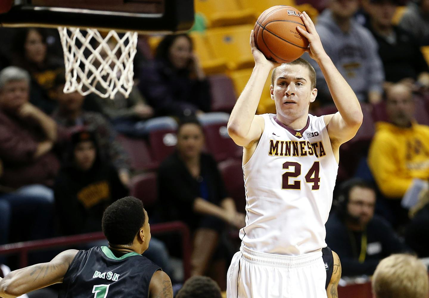 Gophers forward Joey King