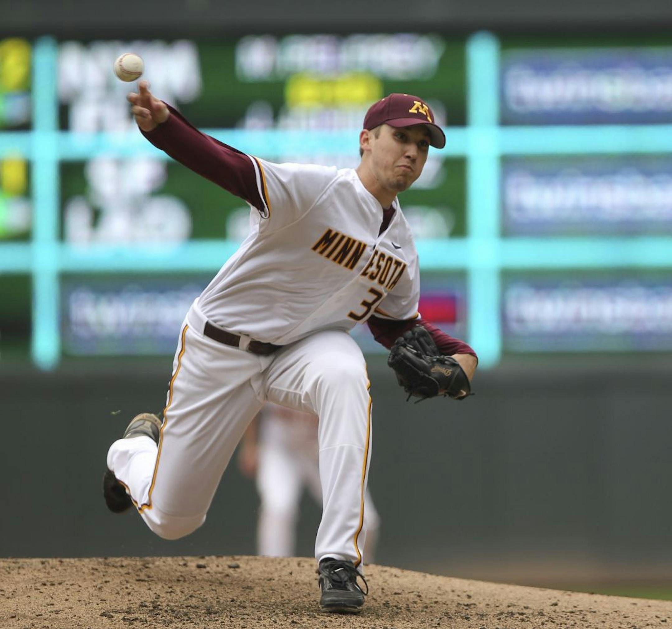Gophers starting pitcher T.J. Oakes