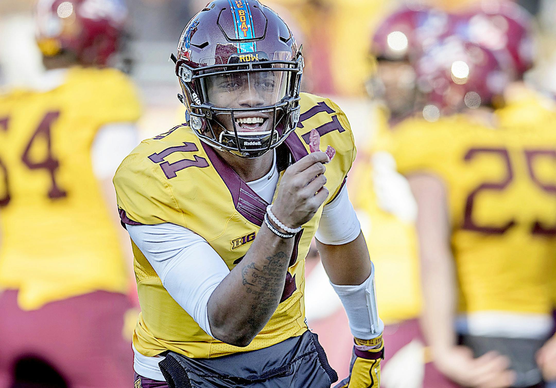 Minnesota's quarterback Demry Croft celebrated a 73-yard touchdown in the second quarter the Gophers took on Nebraska, Saturday, November 11, 2017 at TCF Bank Stadium in Minneapolis, MN. ] ELIZABETH FLORES &#xef; liz.flores@startribune.com ORG XMIT: MIN1711111254221069