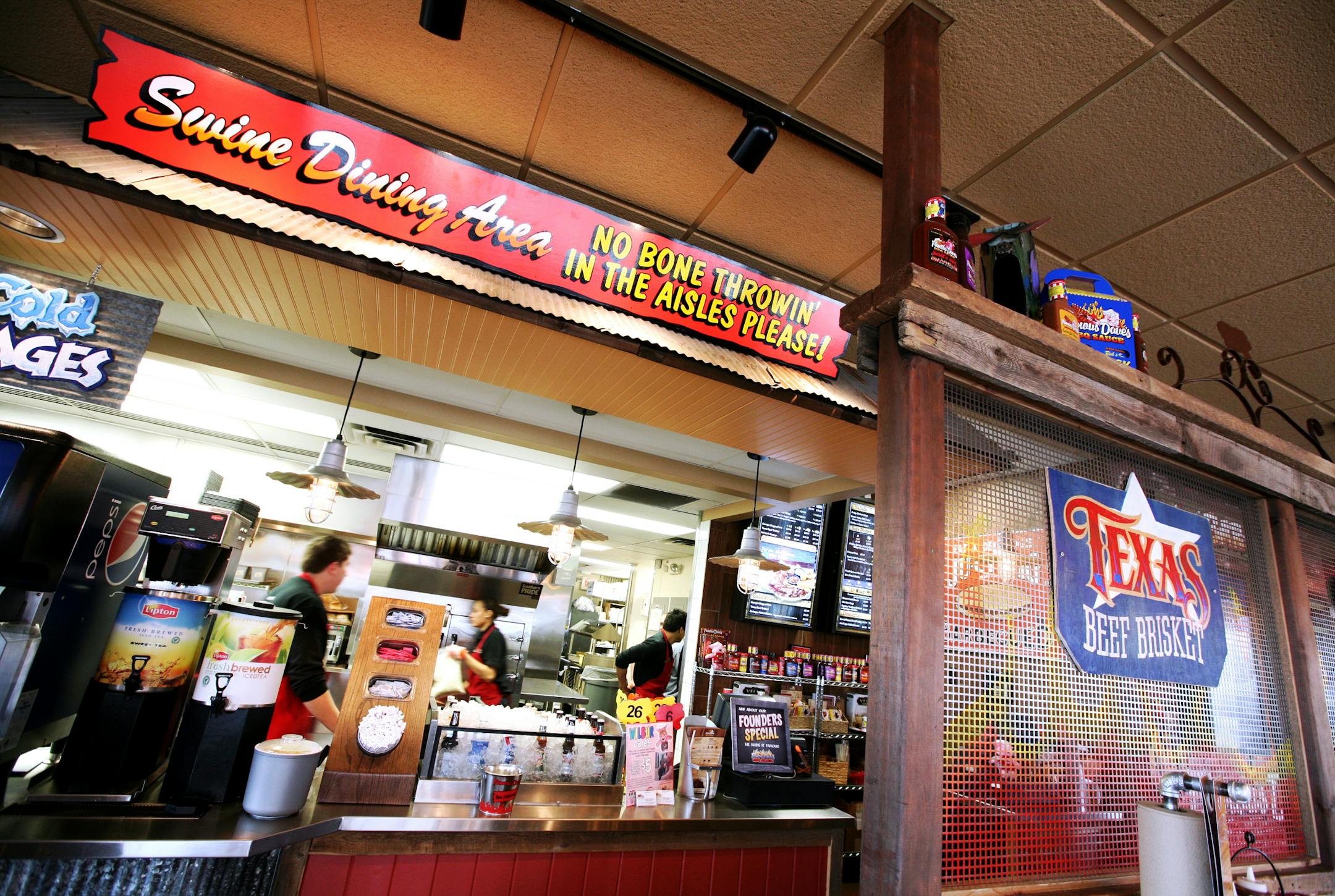 After the sudden departure of its CEO last month, Minnetonka-based Famous Dave's said its president, longtime executive Christopher O'Donnell, will also leave the company. 2012 file photo.