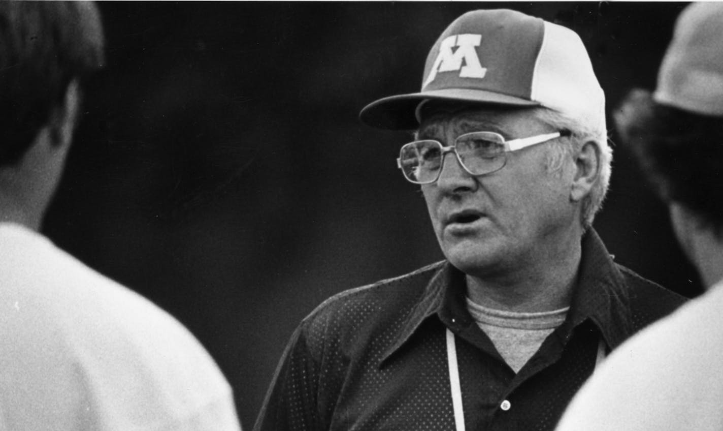 Cal Stoll, u of m football coach '72-'78 -- ORG XMIT: MIN2013061819180444