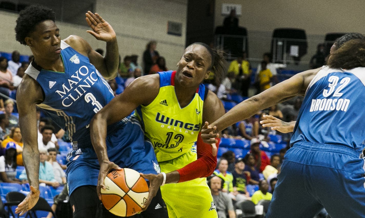 Natasha Howard (3) played for the Lynx in 2016 and 2017.