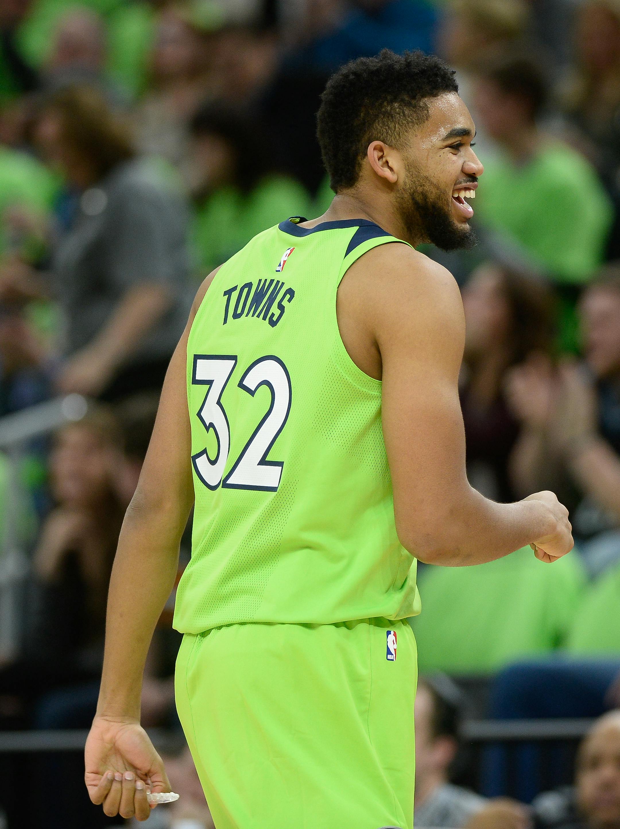 Minnesota Timberwolves center Karl-Anthony Towns (32) reacted after a first quarter dunk, forcing a Suns timeout. ] AARON LAVINSKY � aaron.lavinsky@startribune.com The Minnesota Timberwolves played the Phoenix Suns on Saturday, Dec. 16, 2017 at Target Center in Minneapolis, Minn.