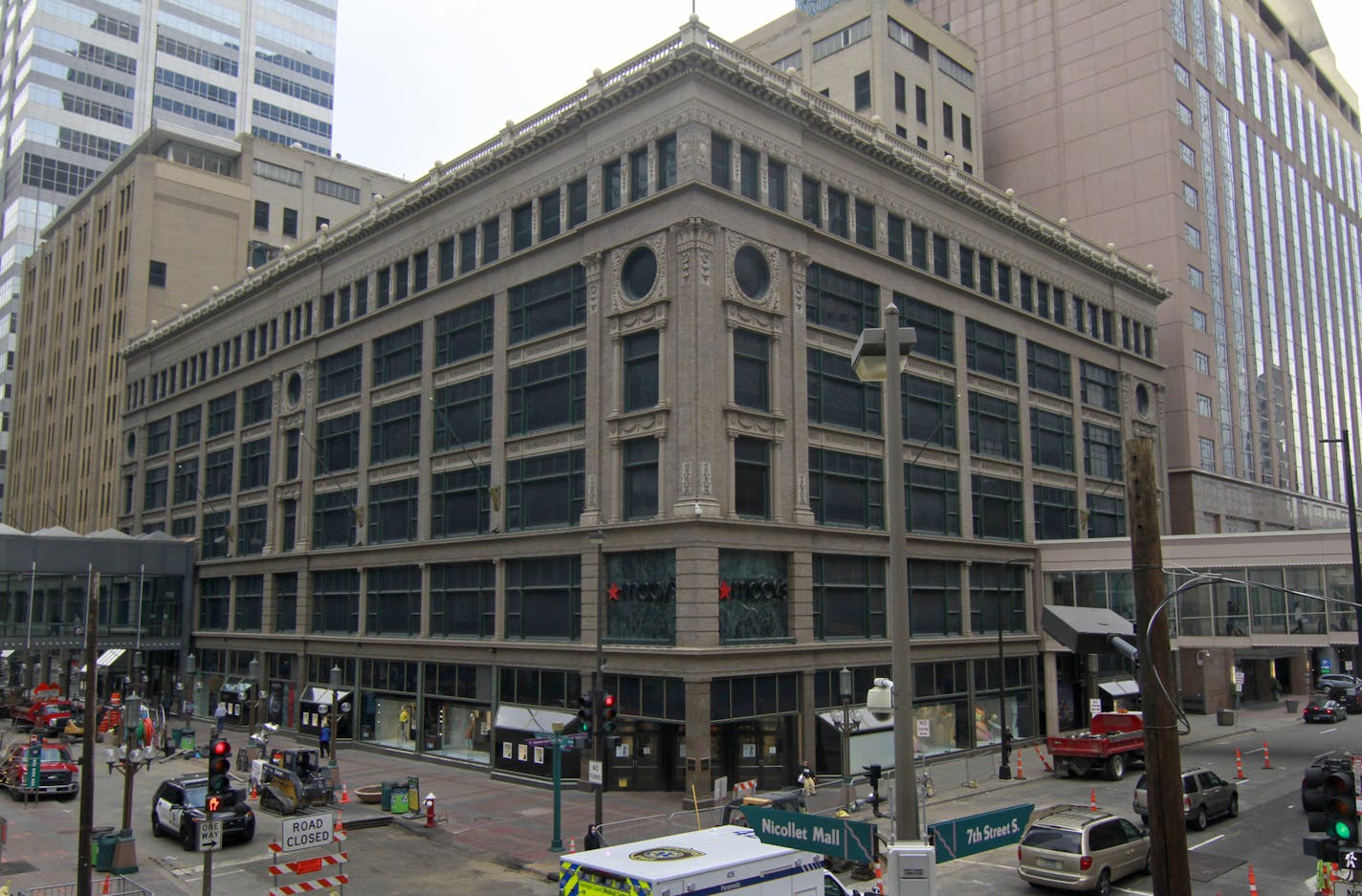 Macy's officials have put its downtown Minneapolis store in its "flagship" camp.