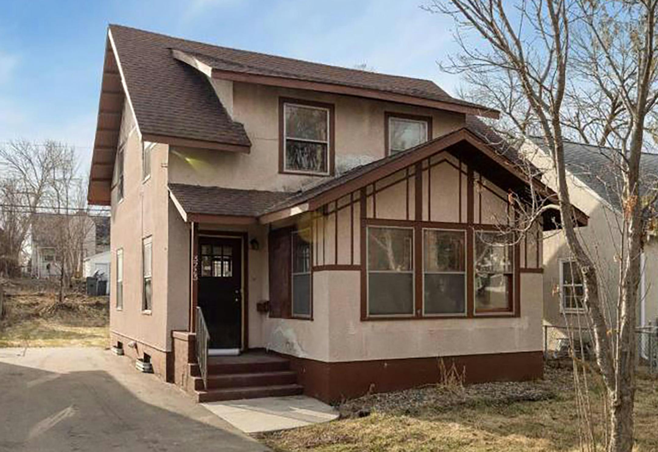 Minneapolis
Built in 1922, this three-bedroom, one-bath house located in the McKinley neighborhood has 1,263 square feet and features three bedrooms on the upper level, fireplace, formal dining room, hardwood floors, built-ins,, sunroom and a full basement. Listed by Travis Senenfelder, Coldwell Banker Burnet, 651-216-9466.