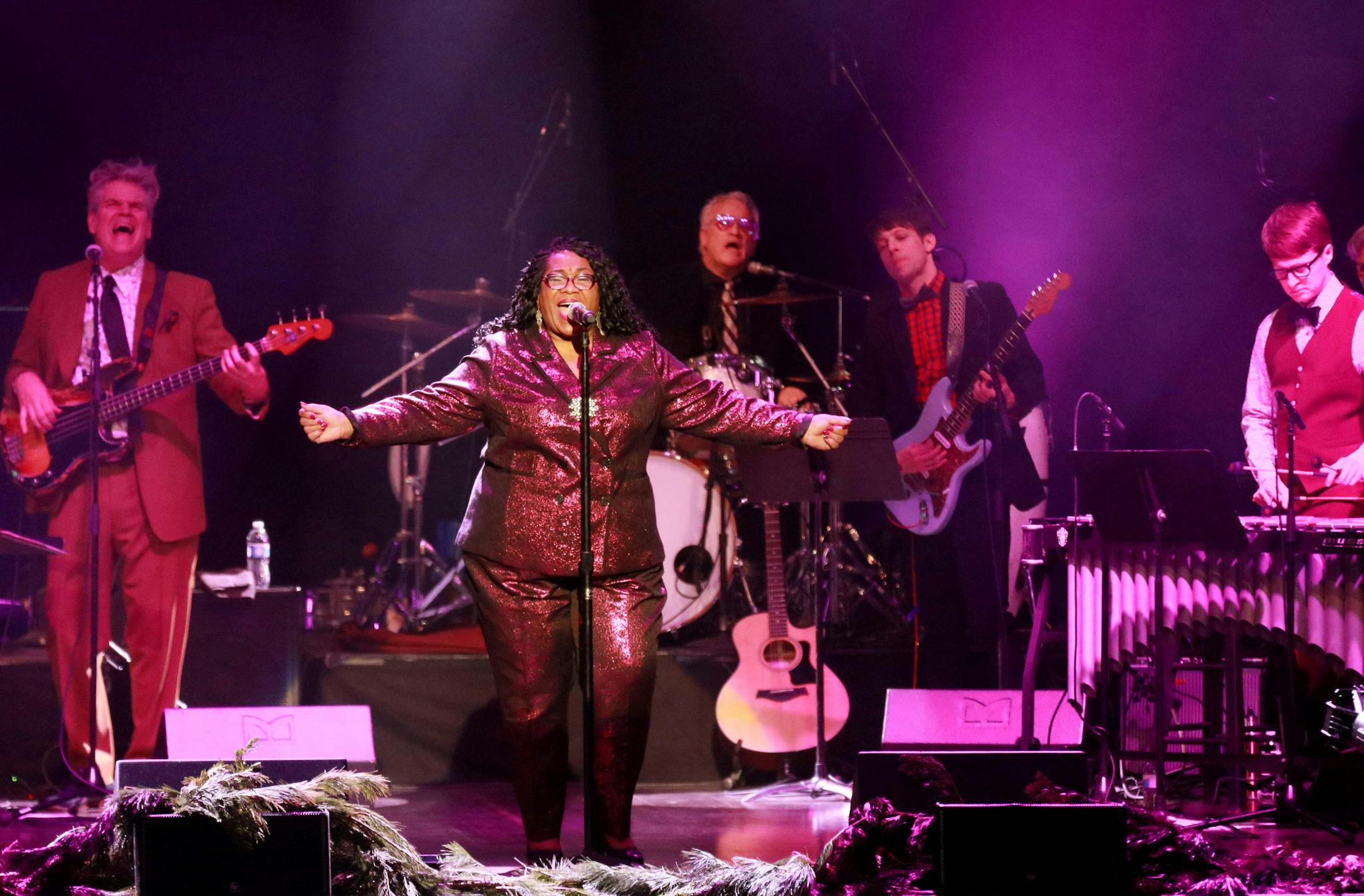 The New Standards holiday concert featuring Chan Poling, vocals John Munson, on bass and Steve Roehm on vibes, and guest performer Jearlyn Steele at the State Theatre Friday, Dec. 7, 2018, in Minneapolis, MN. DAVID JOLES ï david.joles@startribune.com Review of the first of three holiday concerts by the New Standards at State Theatre