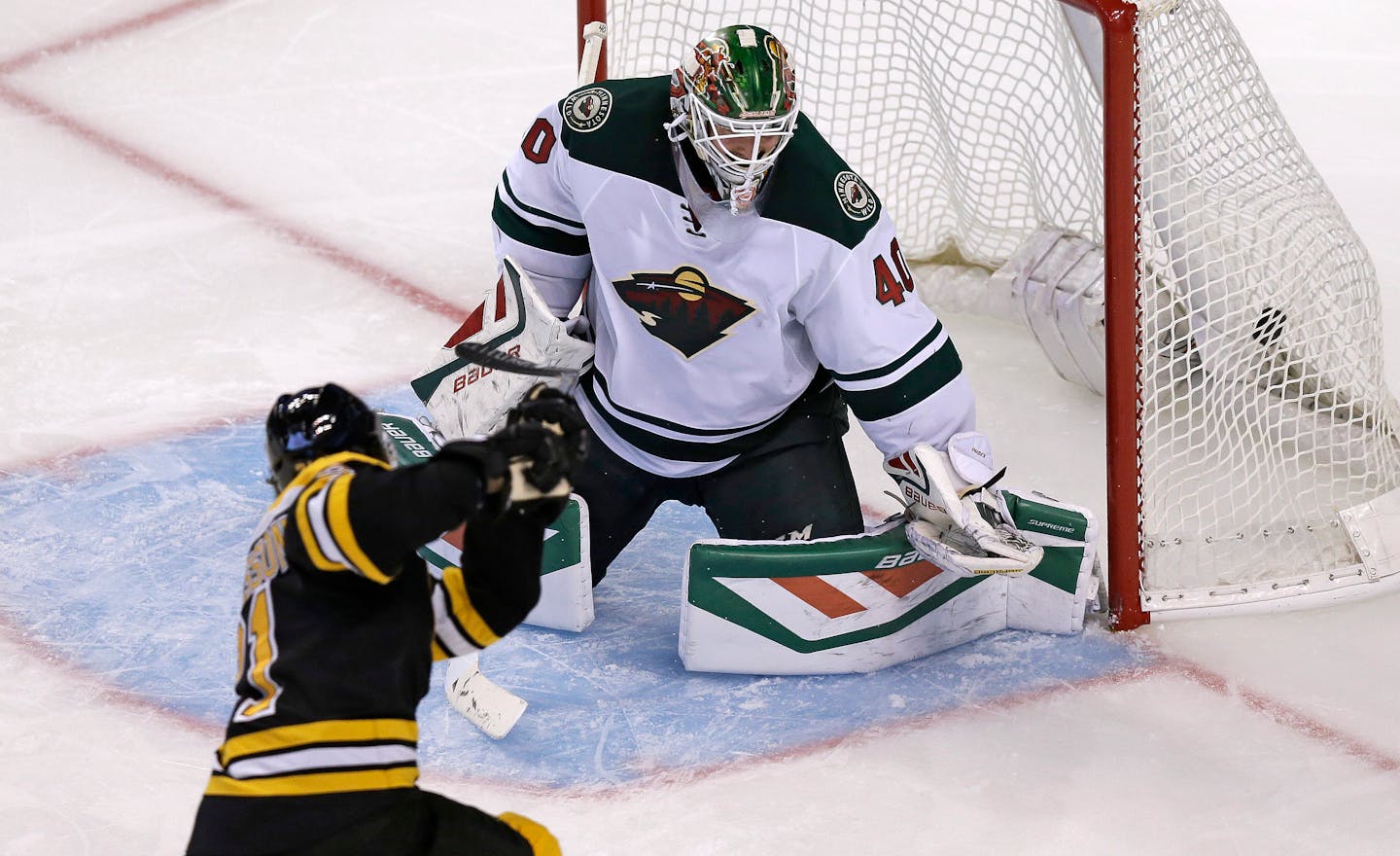 Minnesota Wild goalie Devan Dubnyk (40)