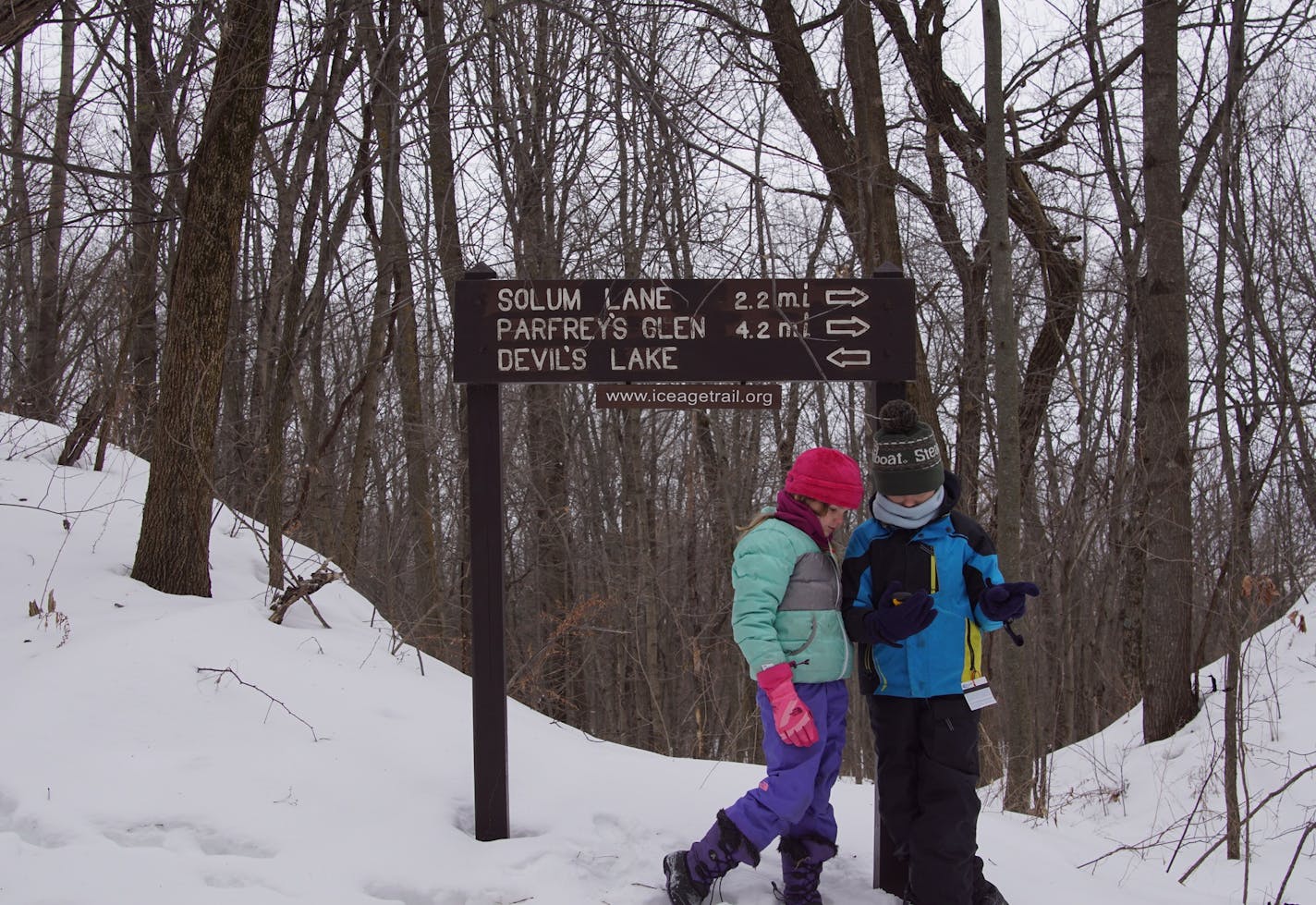 Wisconsin&#x2019;s ColdCaching program includes a self-guided GPS tour of glacial history for families at Devil&#x2019;s Lake State Park.