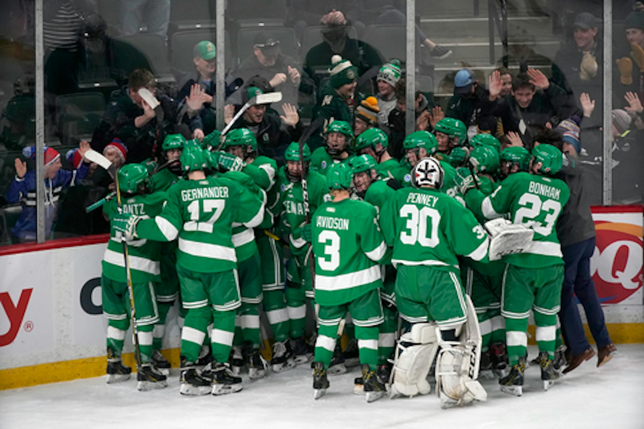 Greenway/Nashwauk-Keewatin celebrates their overtime win over Mahtomedi. ] LEILA NAVIDI ¥ leila.navidi@startribune.com