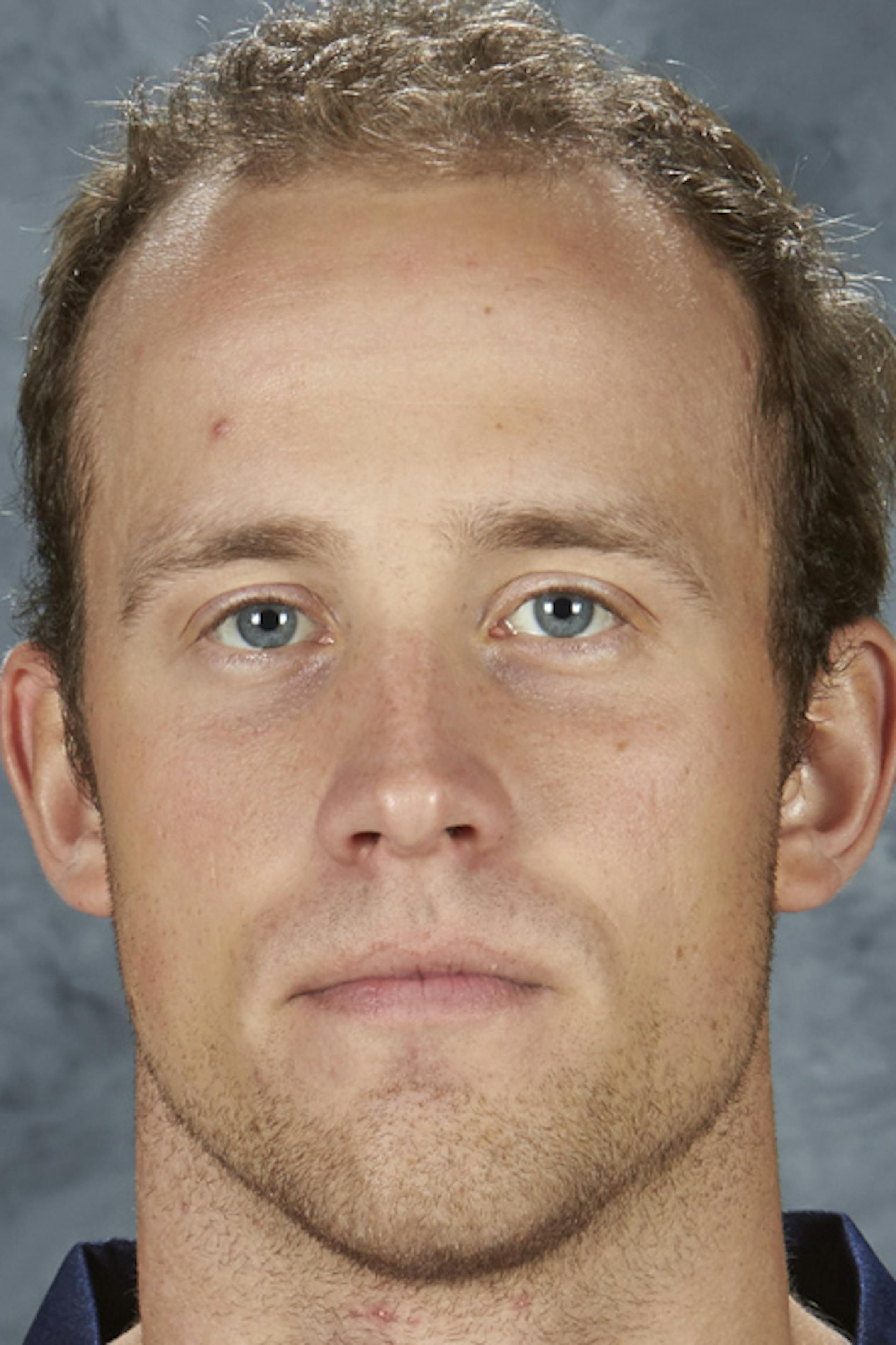 ST. LOUIS, MO ñ SEPTEMBER 12: Jaden Schwartz of the St. Louis Blues poses for his official headshot for the 2013-2014 season on September 12, 2013 at the Scottrade Center in St. Louis, Missouri. (Photo by Mark Buckner/NHLI via Getty Images) *** Local Caption *** Jaden Schwartz ORG XMIT: 177614449
