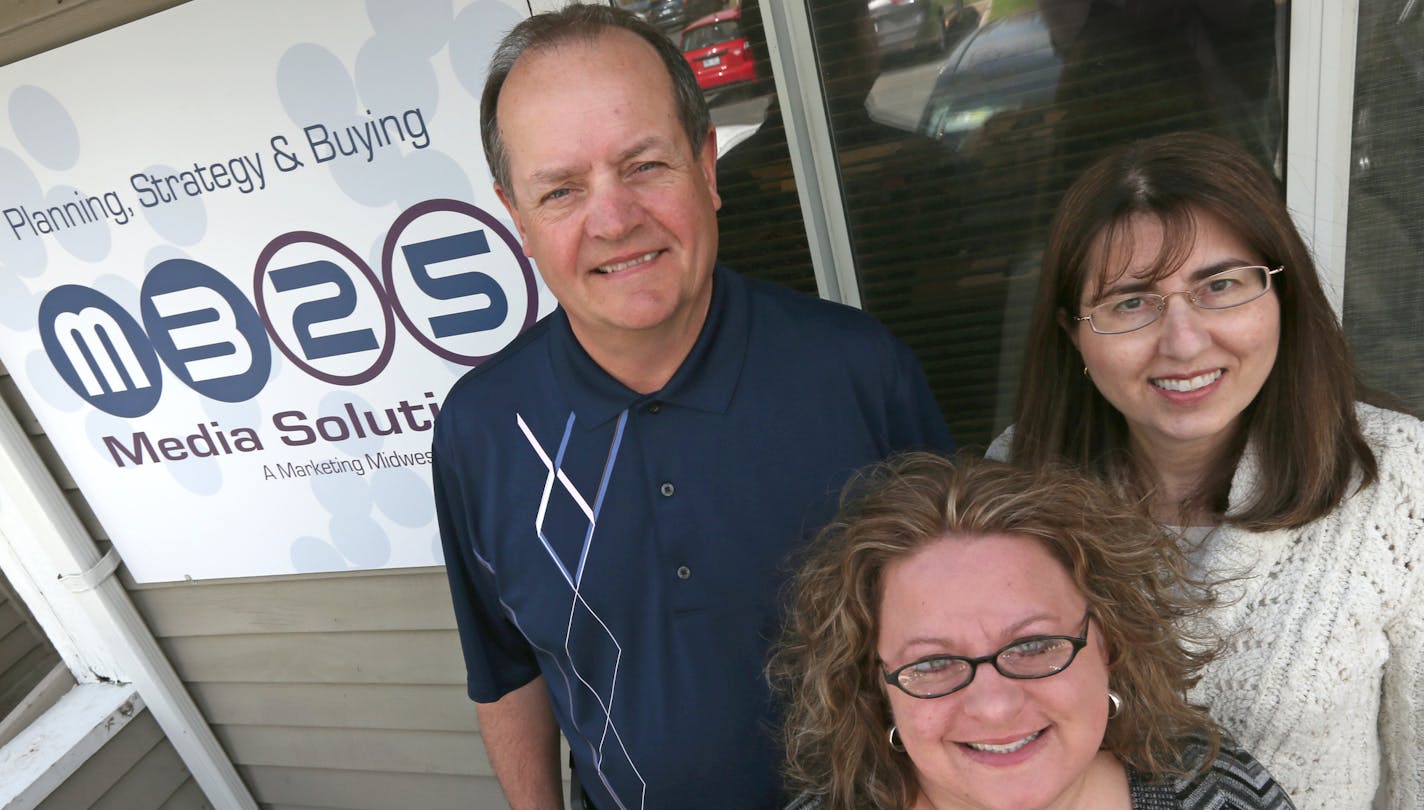 (left to right) Steve Karolewski, executive vice president, Michelle Benson, president and Barb Epstein, founding partner at mb 25. Marketing Midwest, which helps advertising agencies and companies plan media strategies and buy media, has recently undergone a name change and management transition. The new name is mb25, for media buying and the 25th hour in the day that the company says its time-saving services help clients attain. It also reflects the national reach the firm enjoys after 25 year