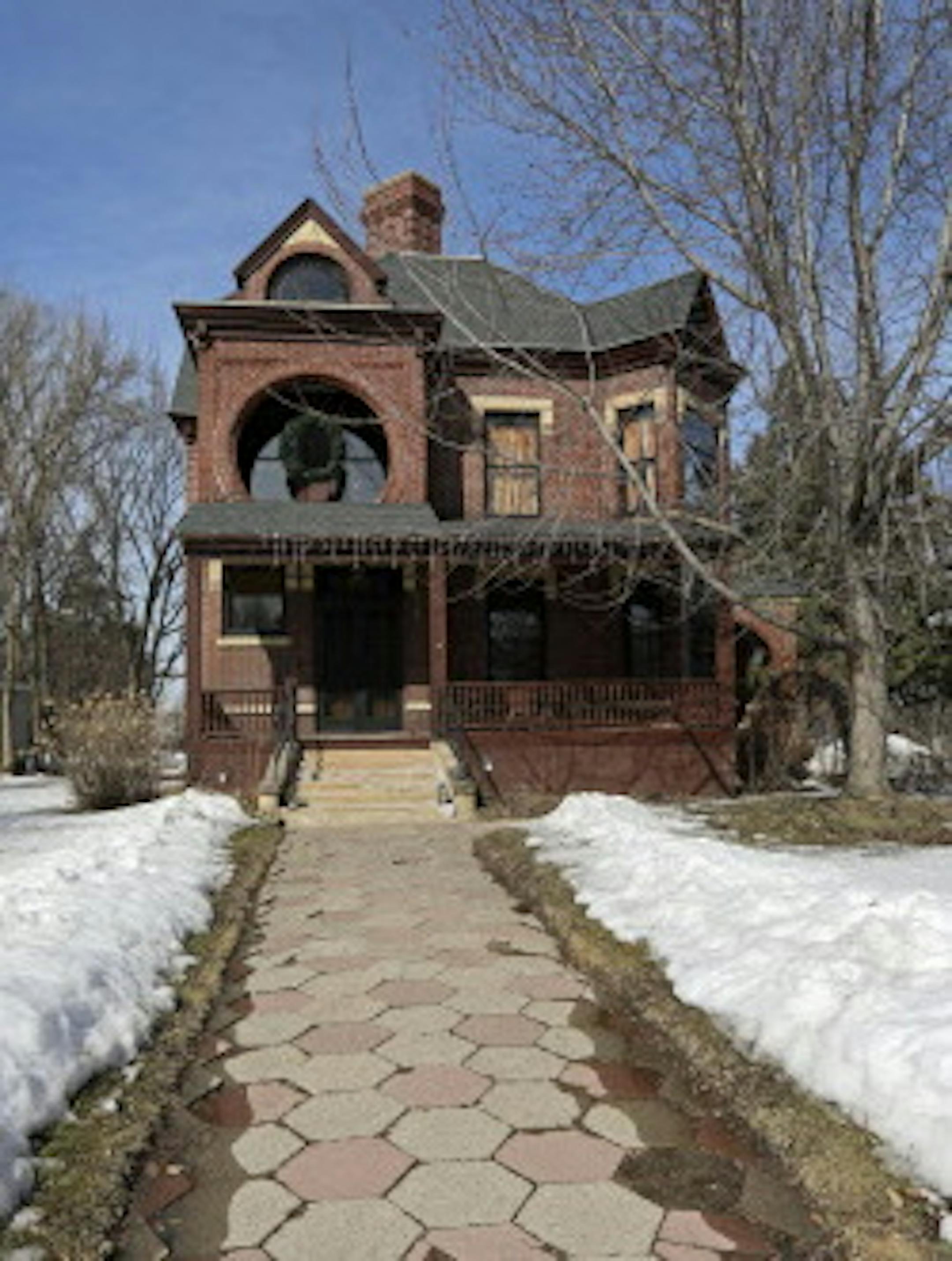 Holding a murder mystery themed New Year's Eve party now threatens the future of Scott Kramer's B&B in St. Paul's historic Dearing Mansion. ] BRIAN PETERSON ï brian.peterson@startribune.com
St. Paul, MN 03/14/18