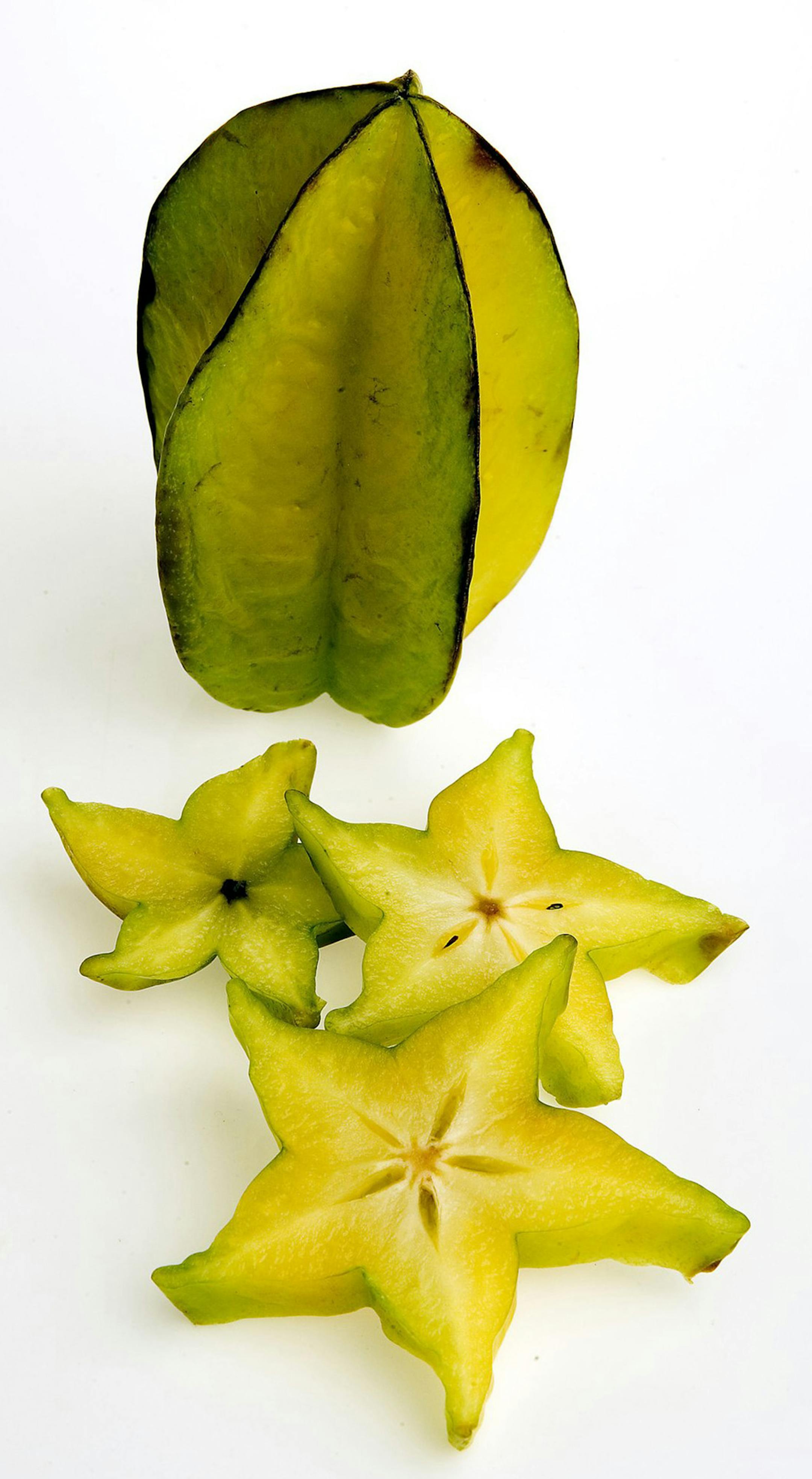 Star fruit -- Carambola has a bright, fresh sweet-sour flavor, a cross between grapes and tart apples. (Bob Fila/Chicago Tribune/KRT) ORG XMIT: 1027641