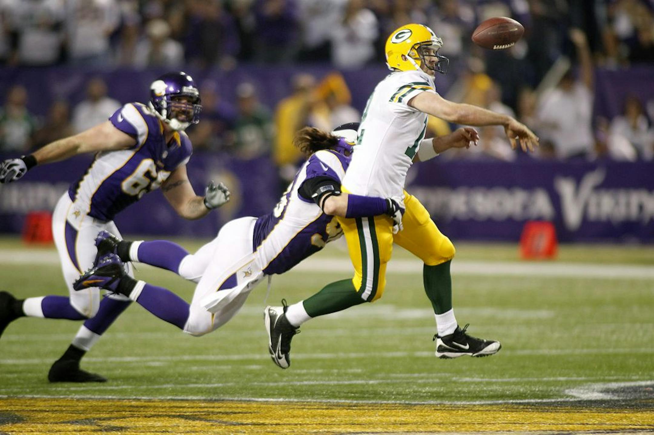 Vikings defensive end Brian Robison tracked down Packers quarterback Aaron Rodgers and forced a key fumble in the third quarter. The Vikings recovered, squelching Green Bay's momentum and converting the turnover into a touchdown.