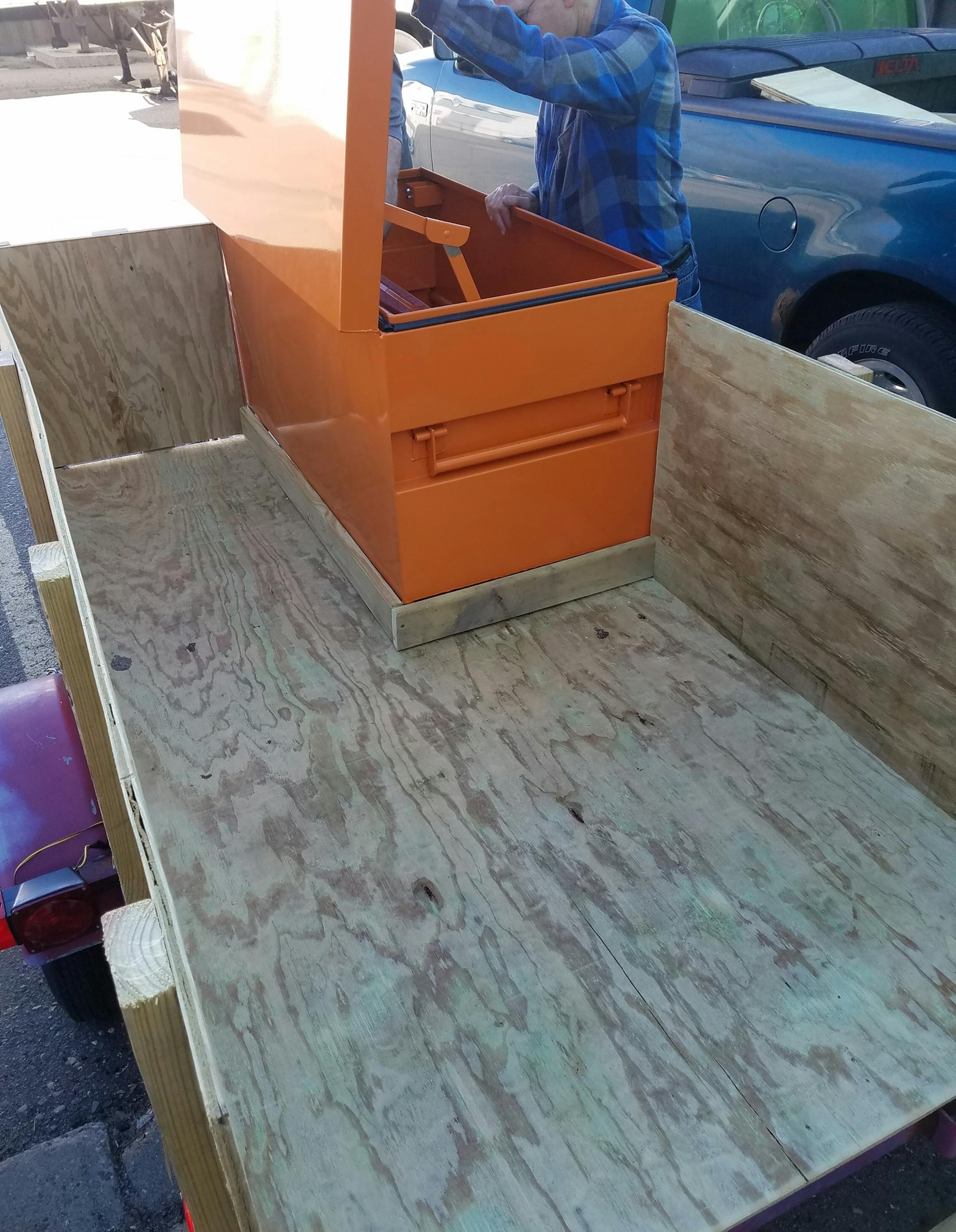 A photo of stolen trailer.