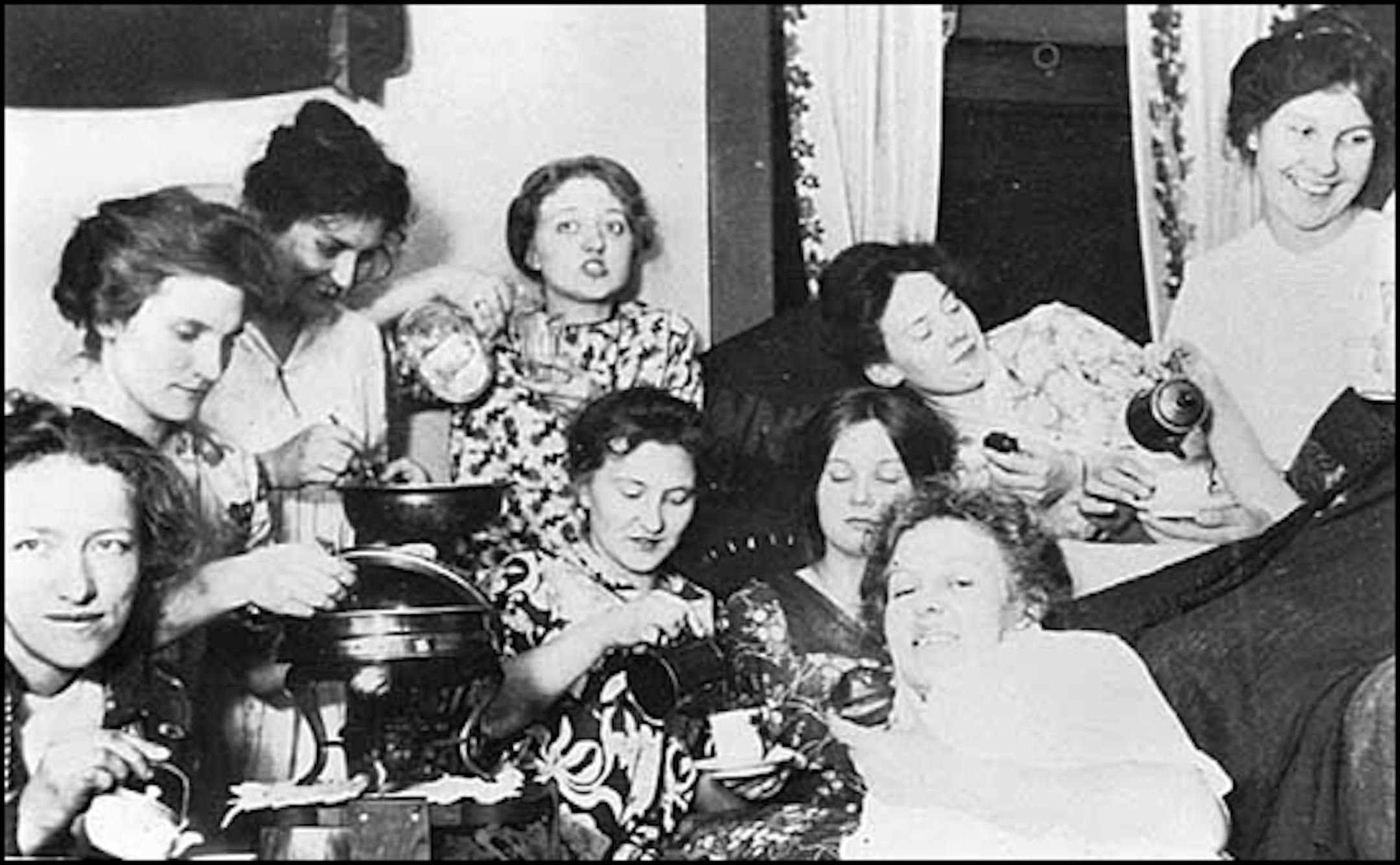 1910: A co-eds party at the U