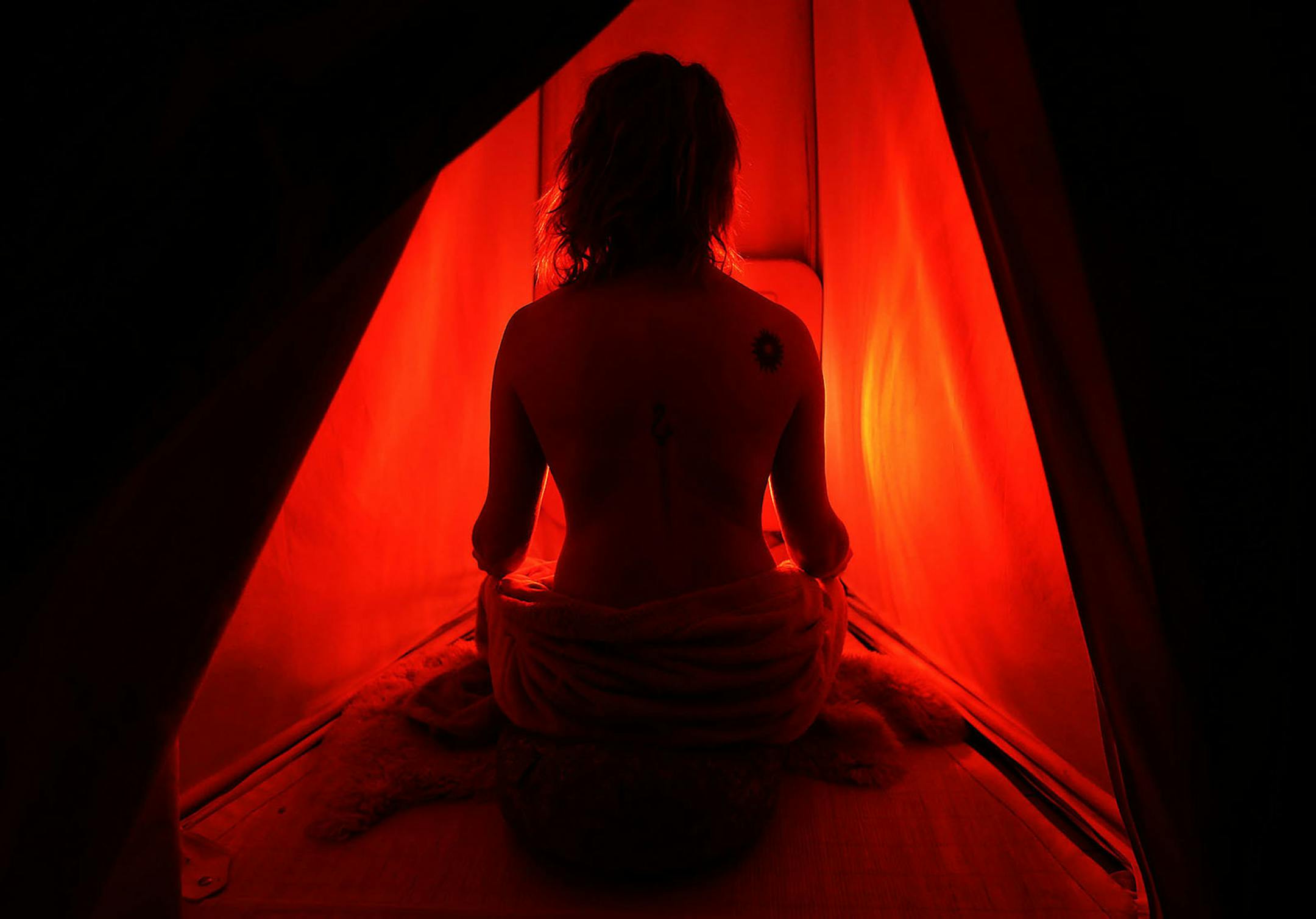 Biohacker Heidi Sime does an indoor sauna at home as part of her daily ritual.