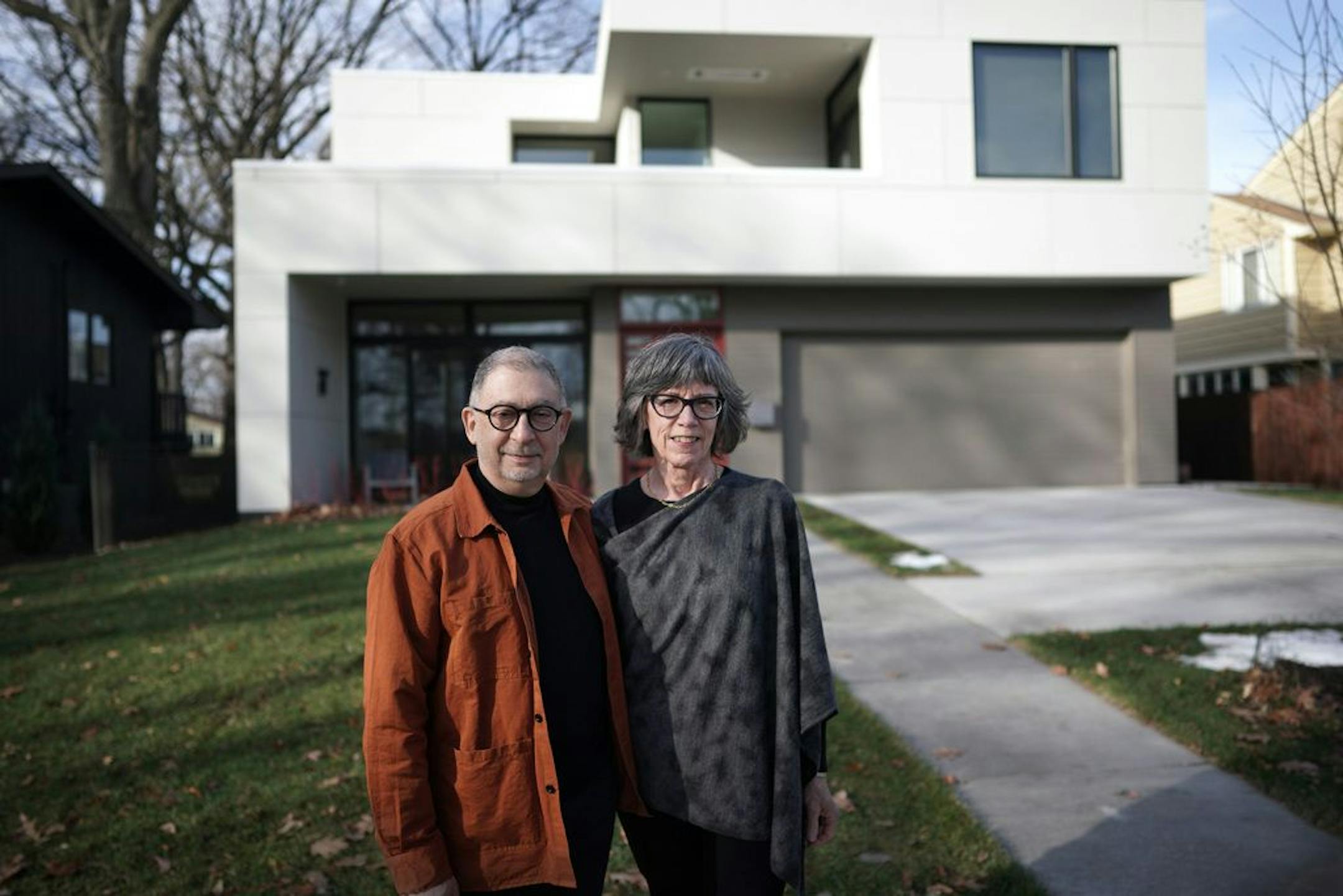 Homeowners David and Barbara Eijadi found an unbuilt lot that faced the Mississippi River.