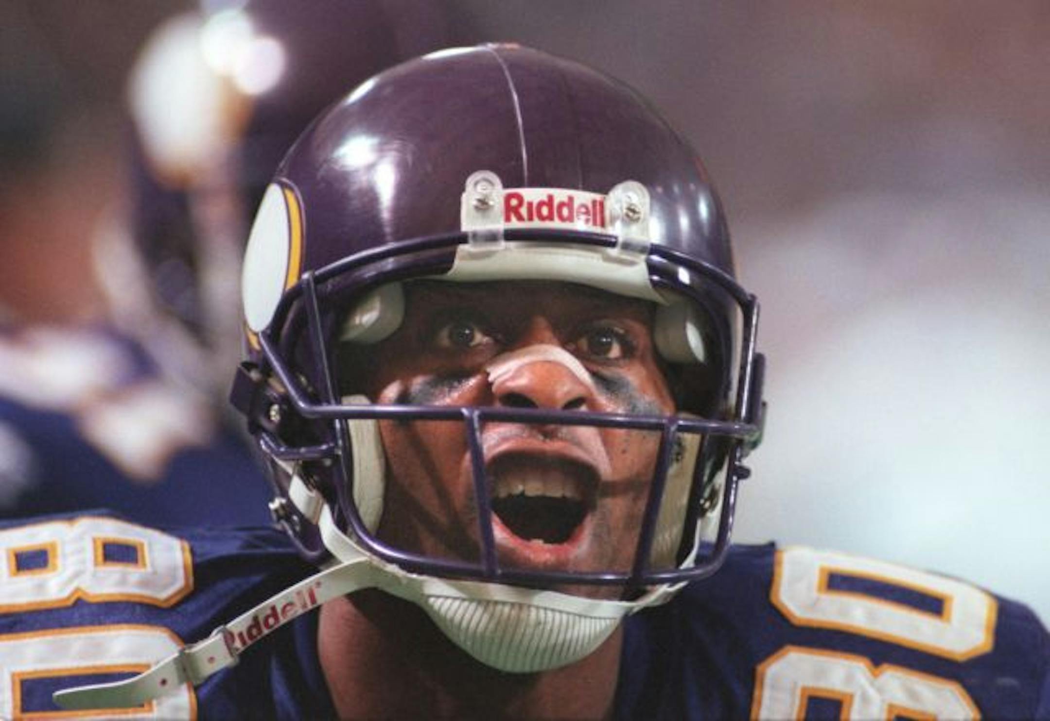 Former Vikings wide receiver Cris Carter, an ESPN analyst, said on an ESPN radio show Tuesday that he put cash bounties on opposing players during his career in order to protect himself.