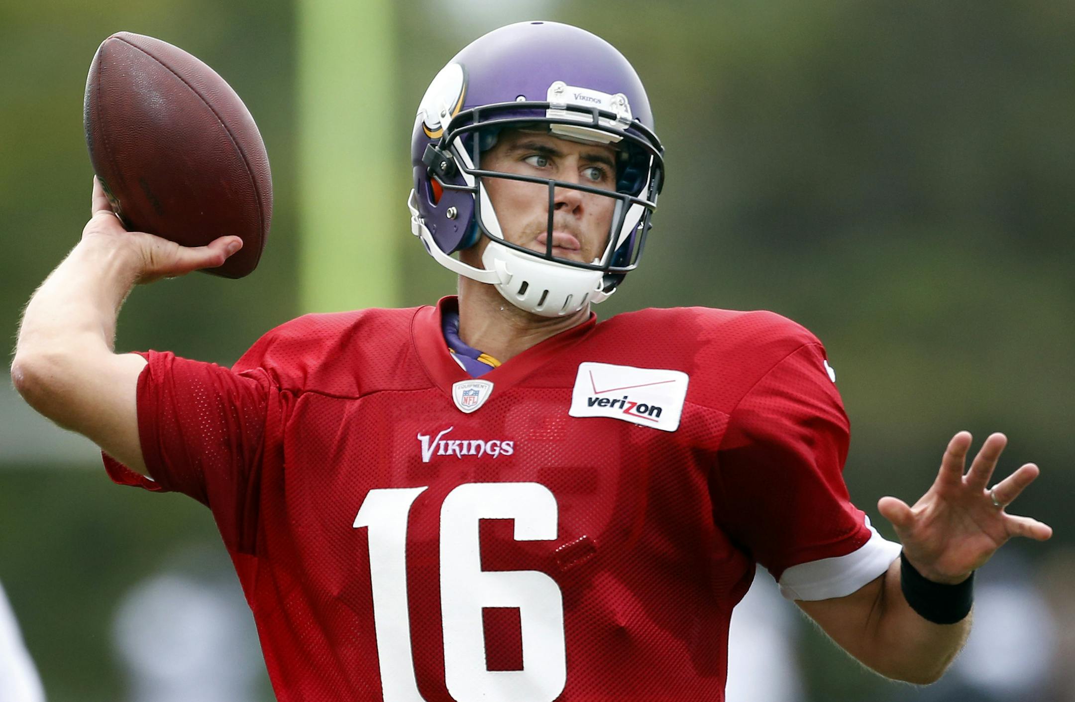 Minnesota Vikings quarterback Matt Cassel (16) during the afternoon practice on Tuesday. ] CARLOS GONZALEZ cgonzalez@startribune.com July 30, 2013, Minnesota Vikings Training Camp, Mankato, Minn., Minnesota State University, Mankato - afternoon practice